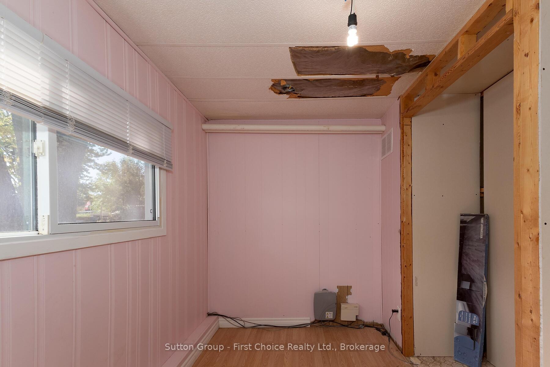 Photo 14 of 129 Ash Street, Perth East, Crystal Lake — HOMEH