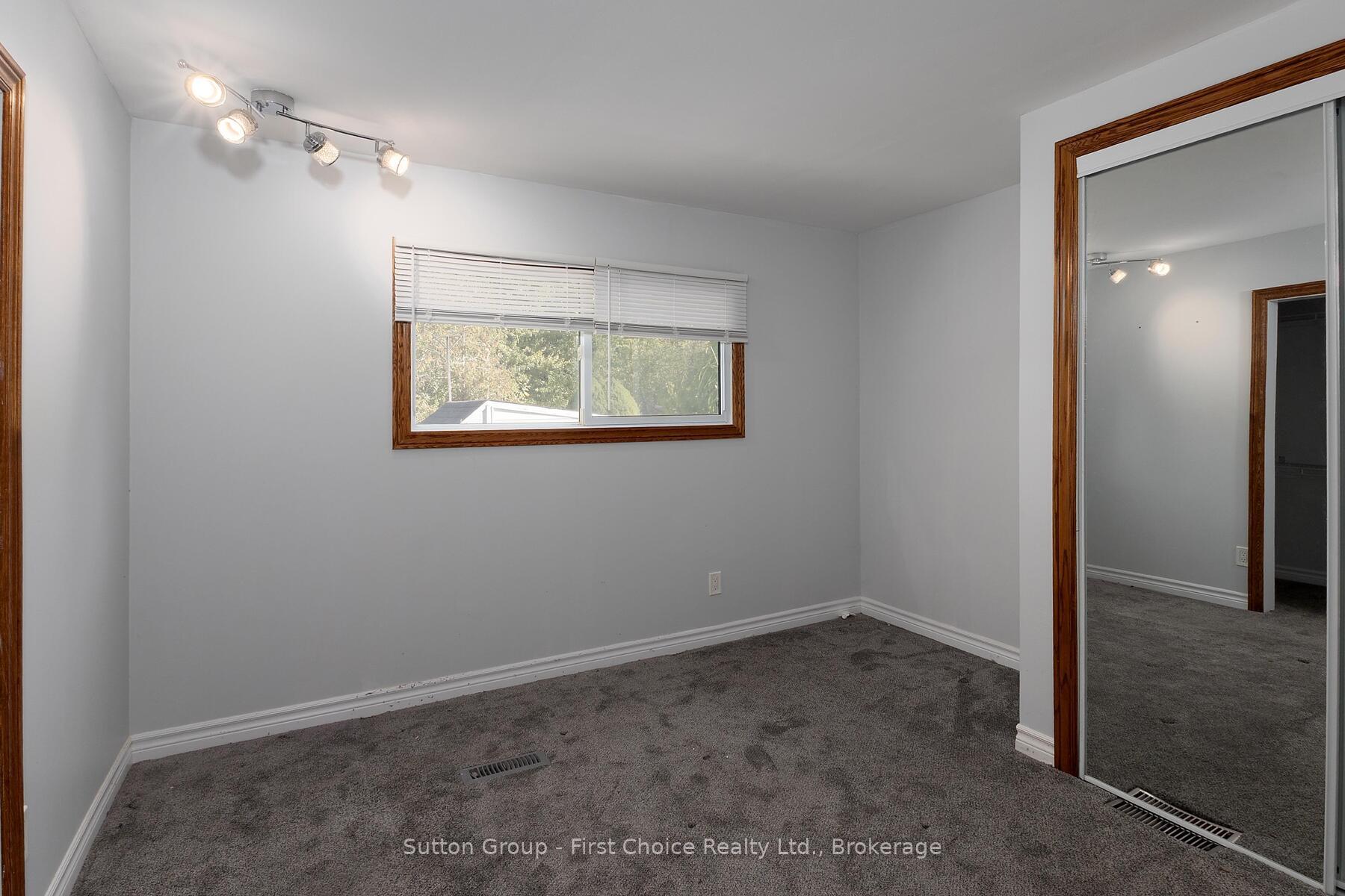 Photo 18 of 129 Ash Street, Perth East, Crystal Lake — HOMEH