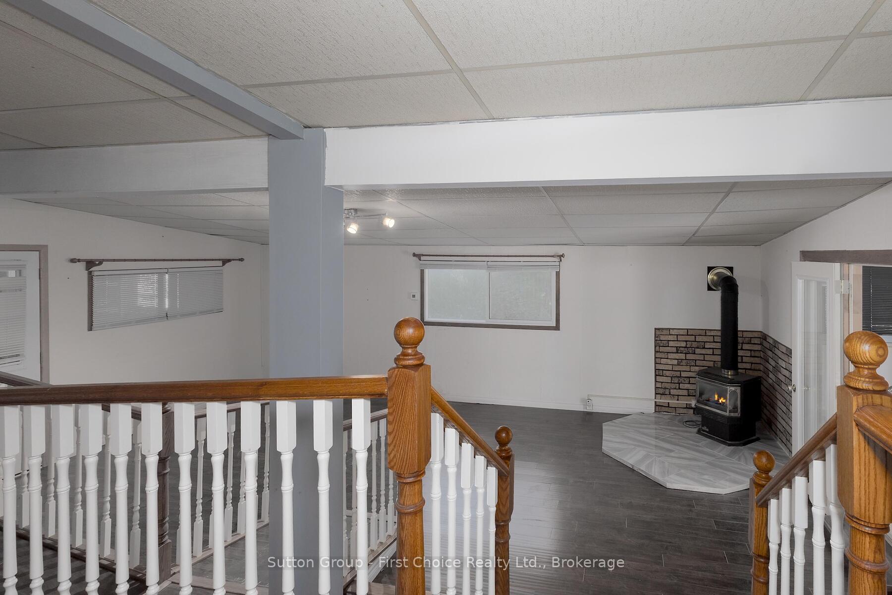 Photo 21 of 129 Ash Street, Perth East, Crystal Lake — HOMEH