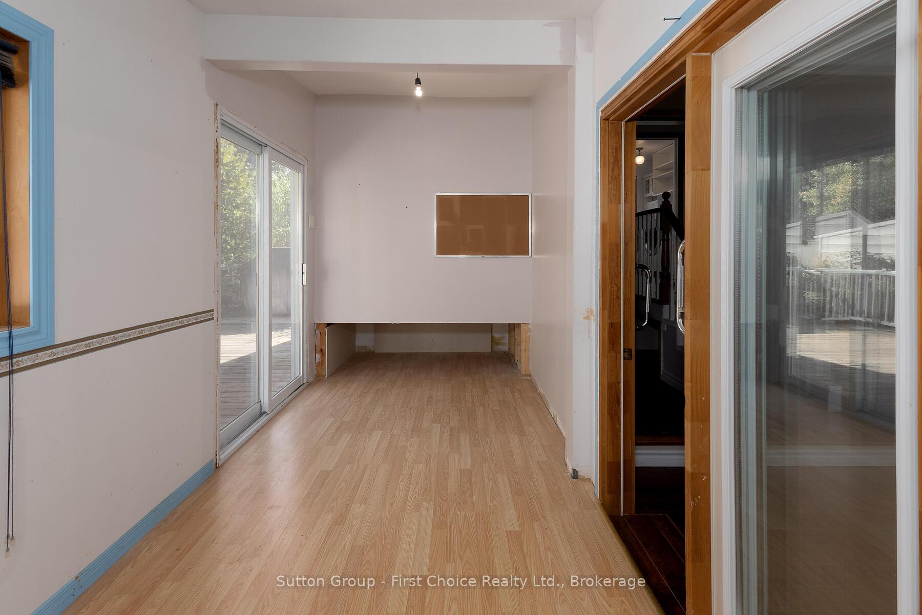 Photo 27 of 129 Ash Street, Perth East, Crystal Lake — HOMEH