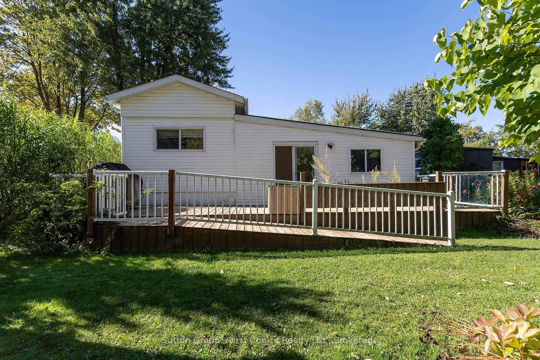 Photo 29 of 129 Ash Street, Perth East, Crystal Lake — HOMEH