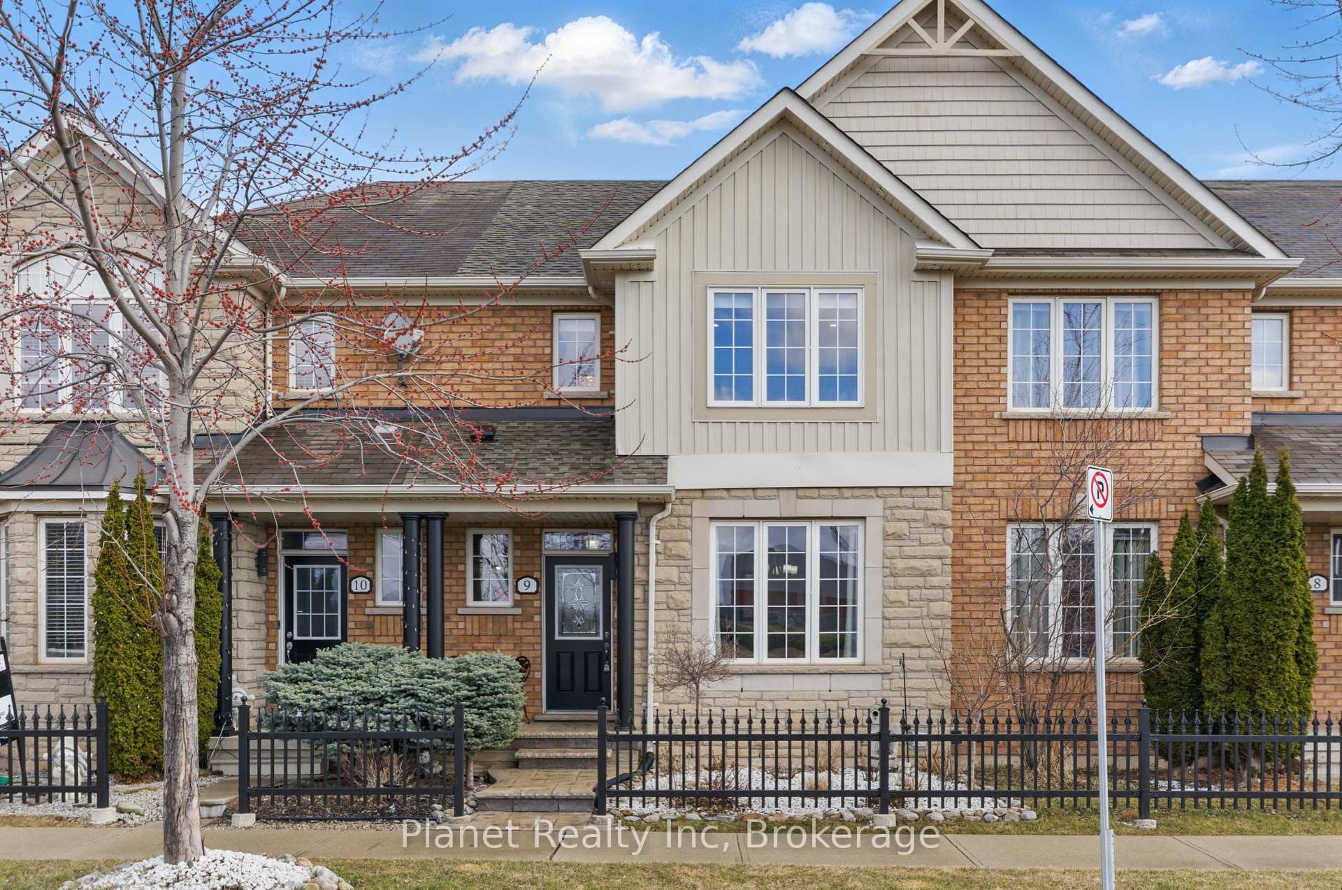 Front of Unit 9, 651 Farmstead Drive
