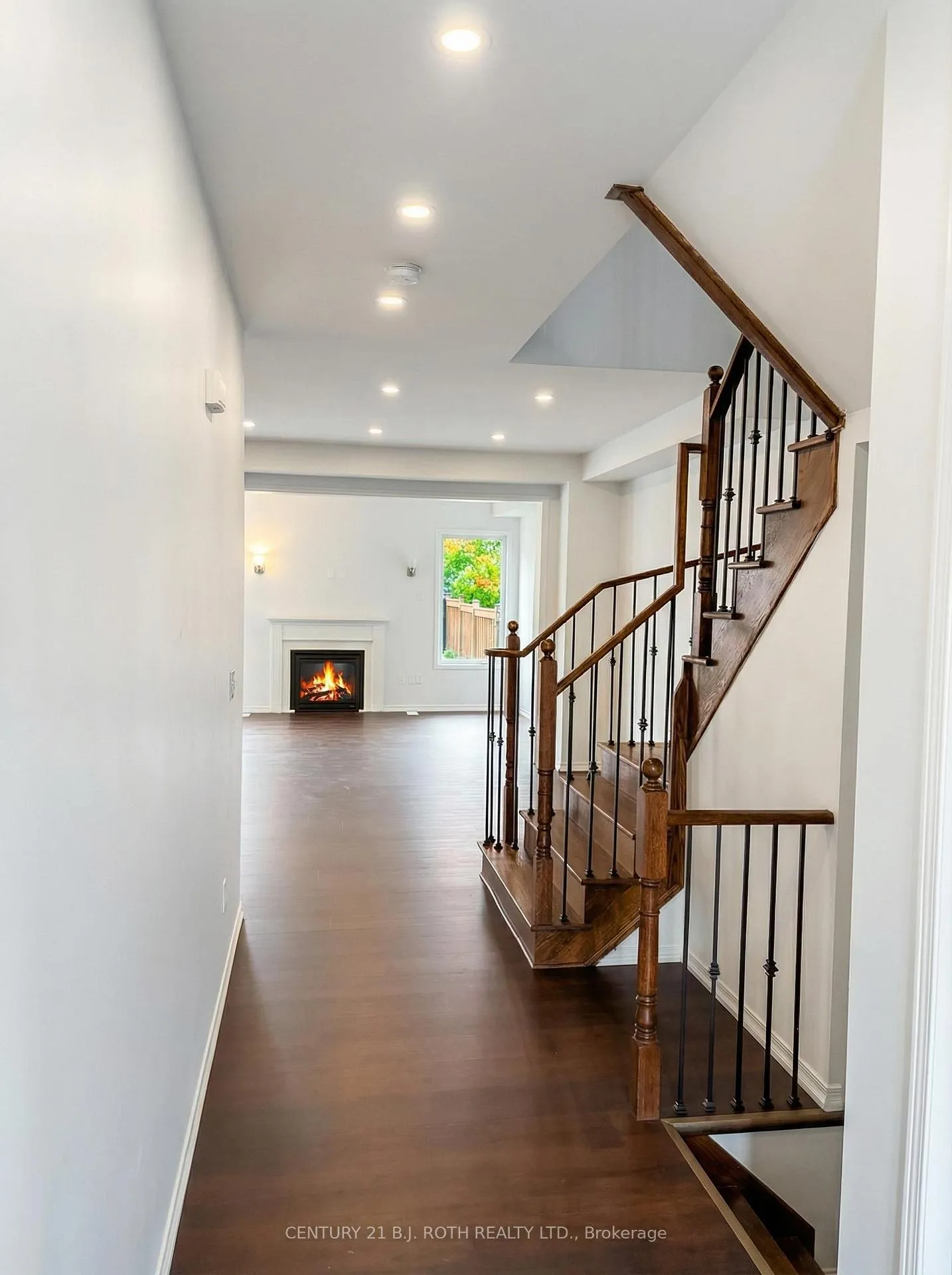 Photo 2 of 23 Adams Road, New Tecumseth, Alliston — HOMEH