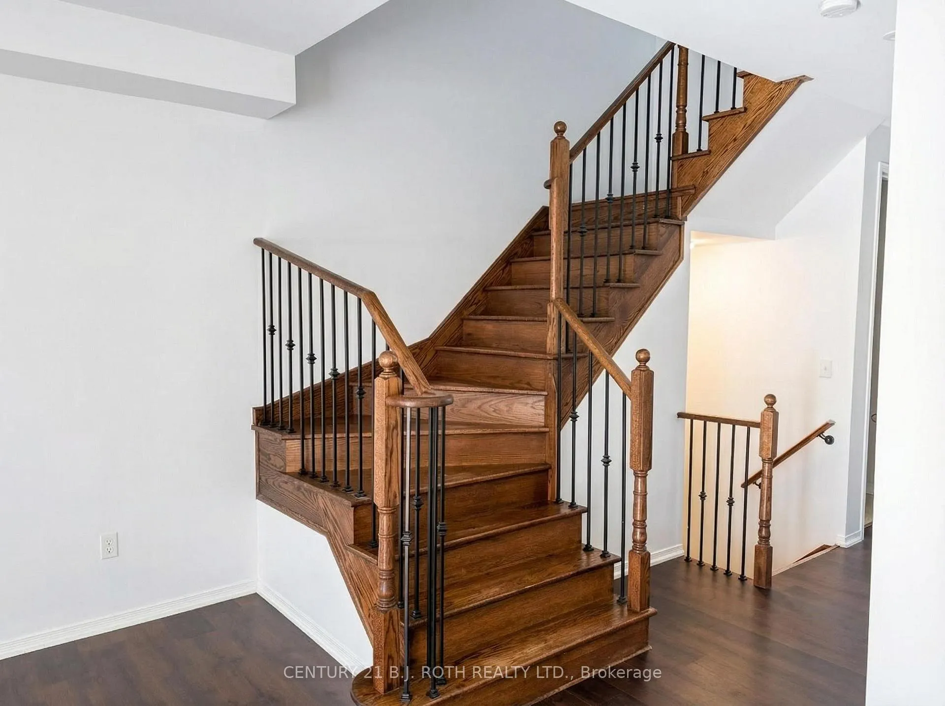 Photo 7 of 23 Adams Road, New Tecumseth, Alliston — HOMEH