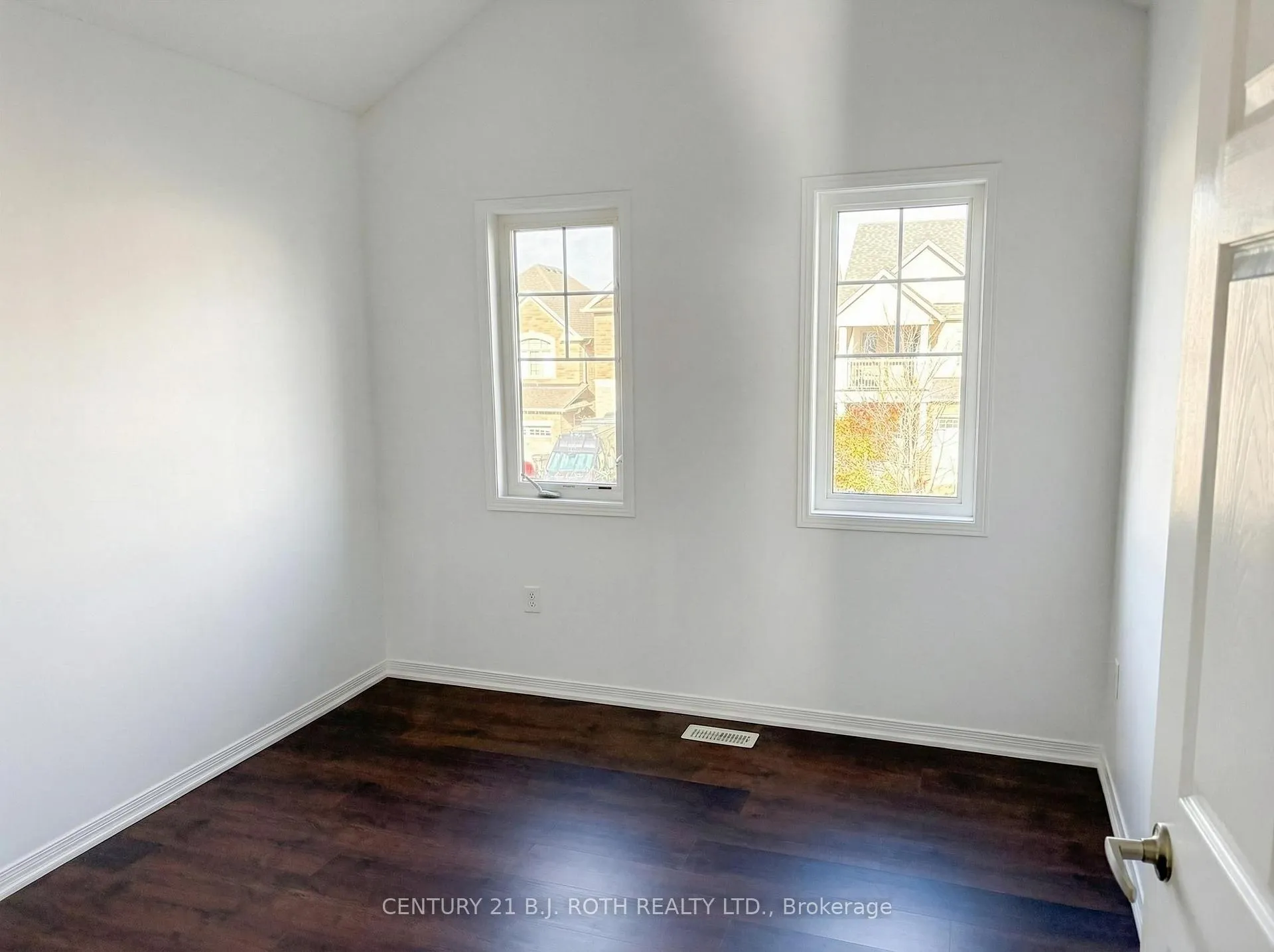 Photo 8 of 23 Adams Road, New Tecumseth, Alliston — HOMEH