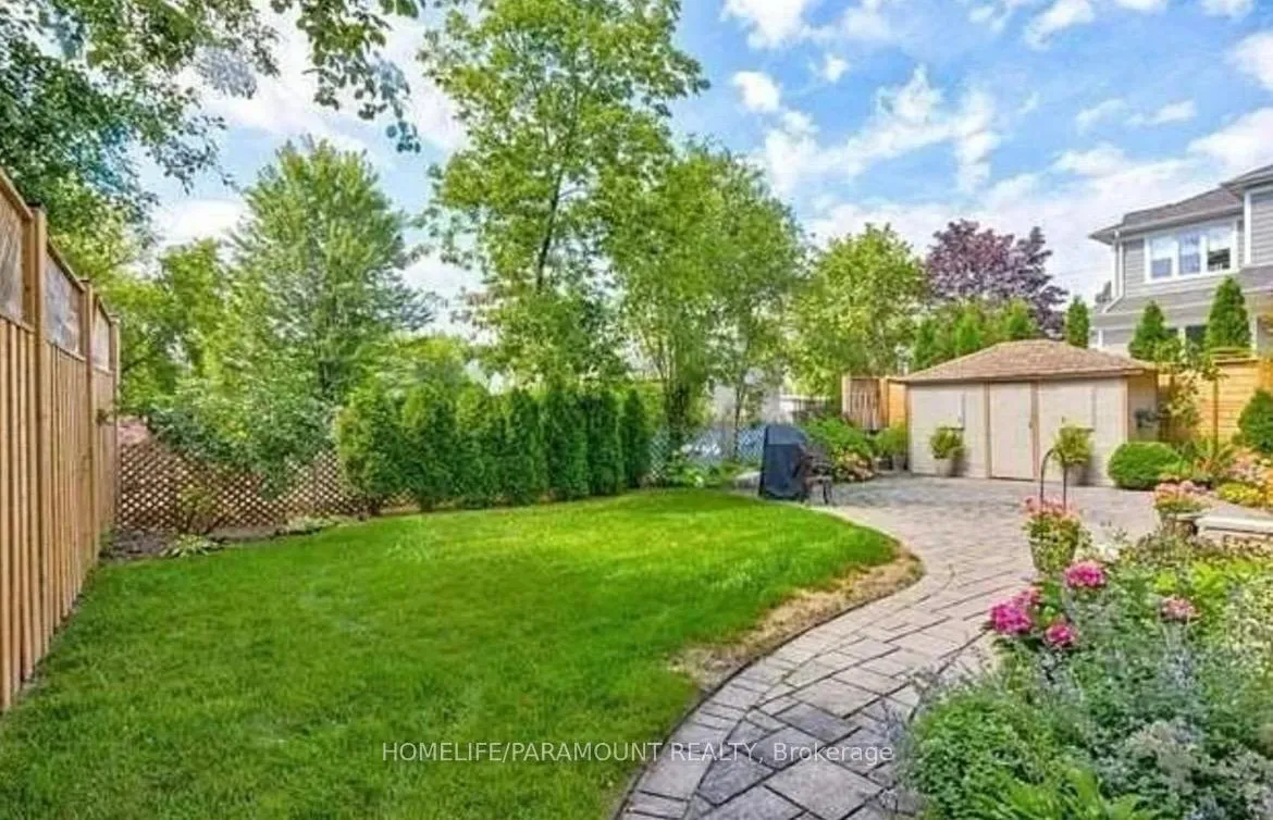 Photo 2 of 196 Nelson Street W, Oakville, Bronte — HOMEH