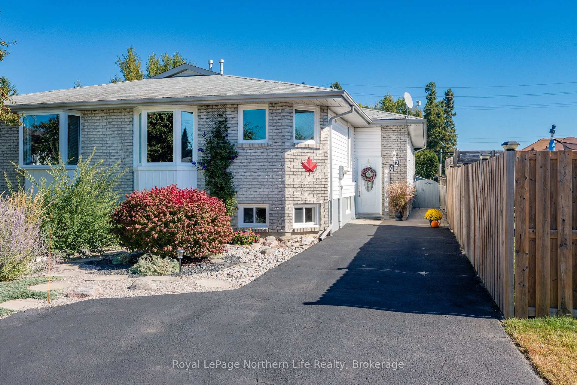 Photo 1 of 42 Balmoral Crescent, North Bay, Ferris — HOMEH