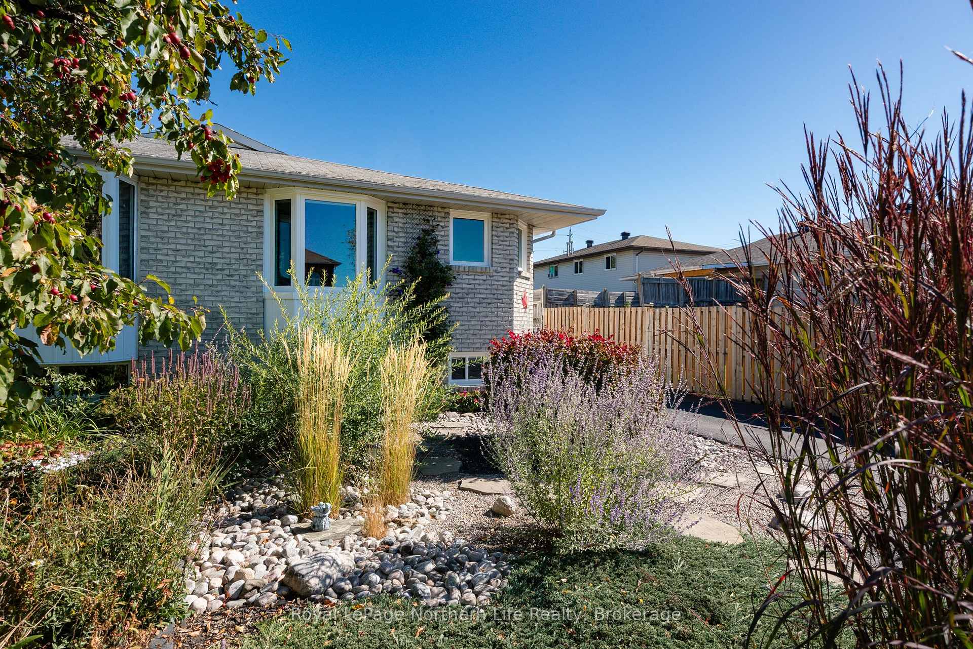 Photo 2 of 42 Balmoral Crescent, North Bay, Ferris — HOMEH