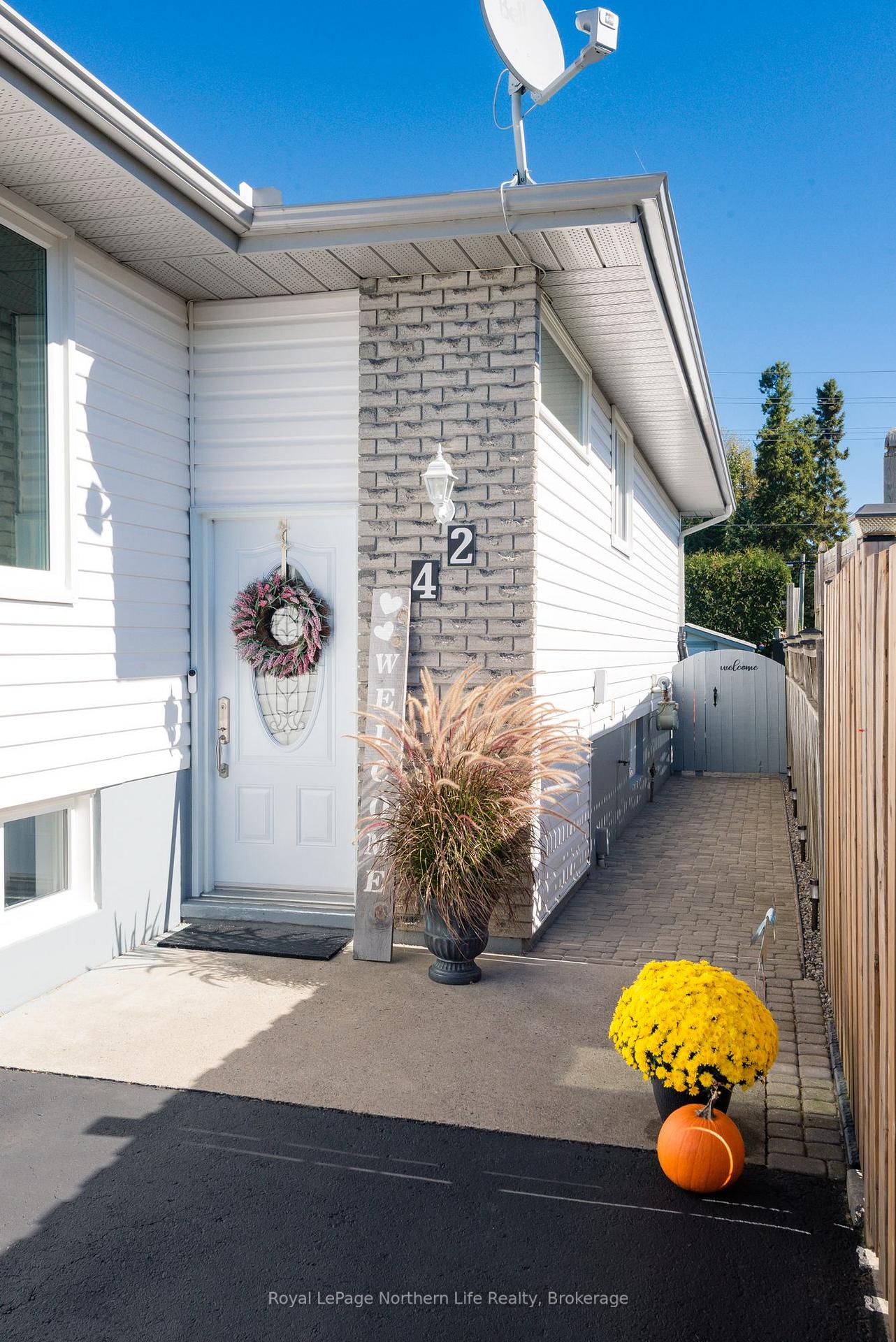Photo 4 of 42 Balmoral Crescent, North Bay, Ferris — HOMEH