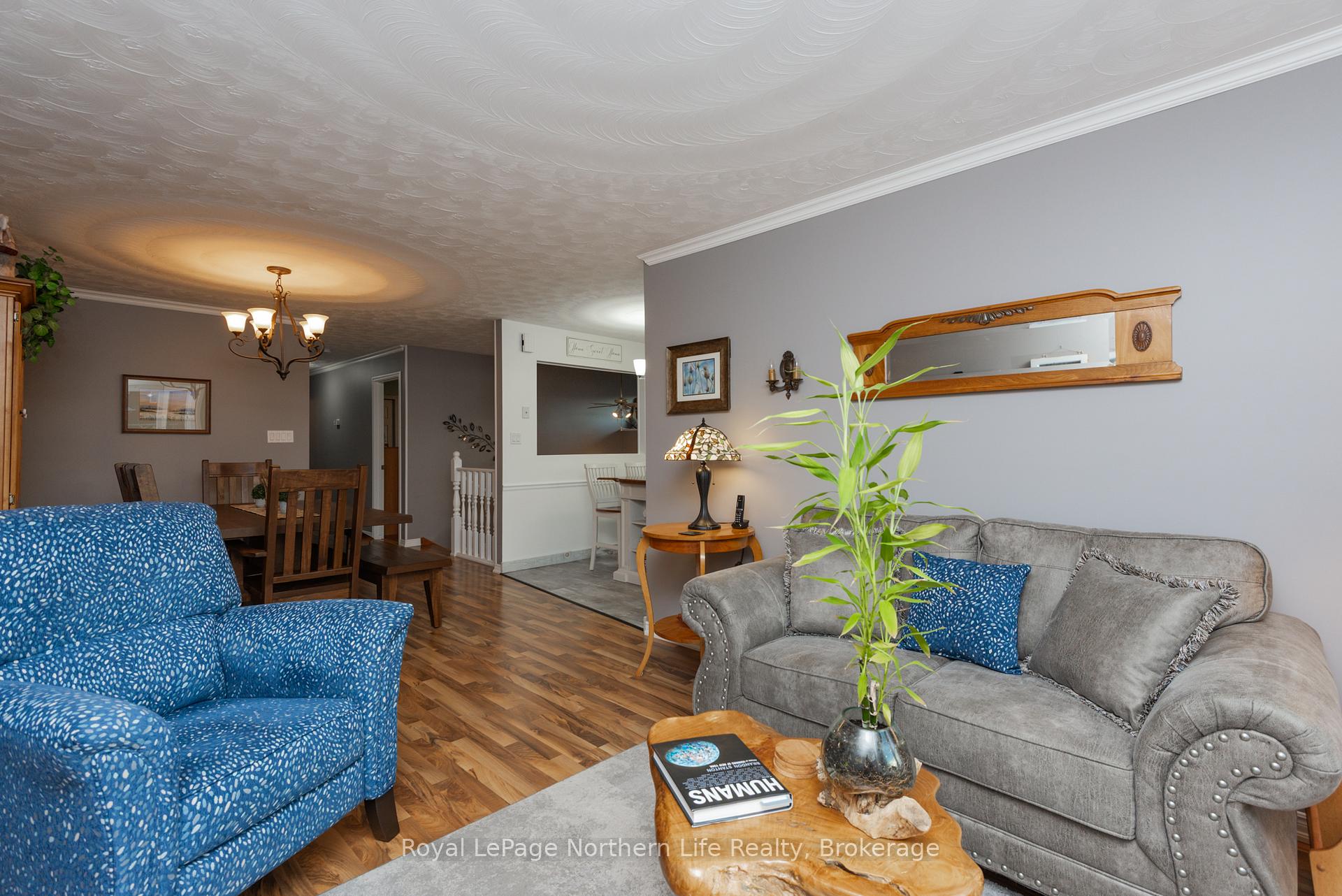 Photo 9 of 42 Balmoral Crescent, North Bay, Ferris — HOMEH