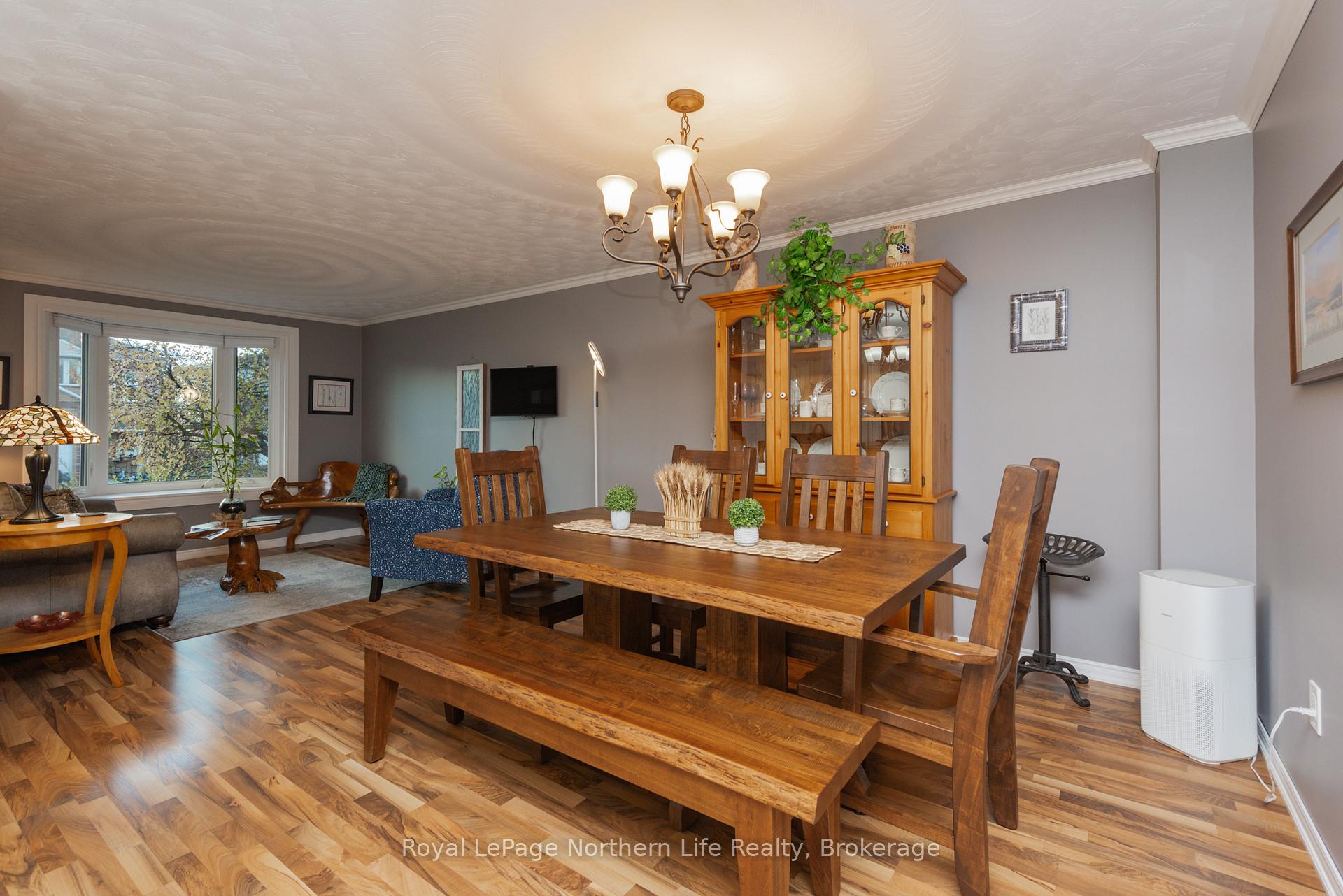 Photo 10 of 42 Balmoral Crescent, North Bay, Ferris — HOMEH