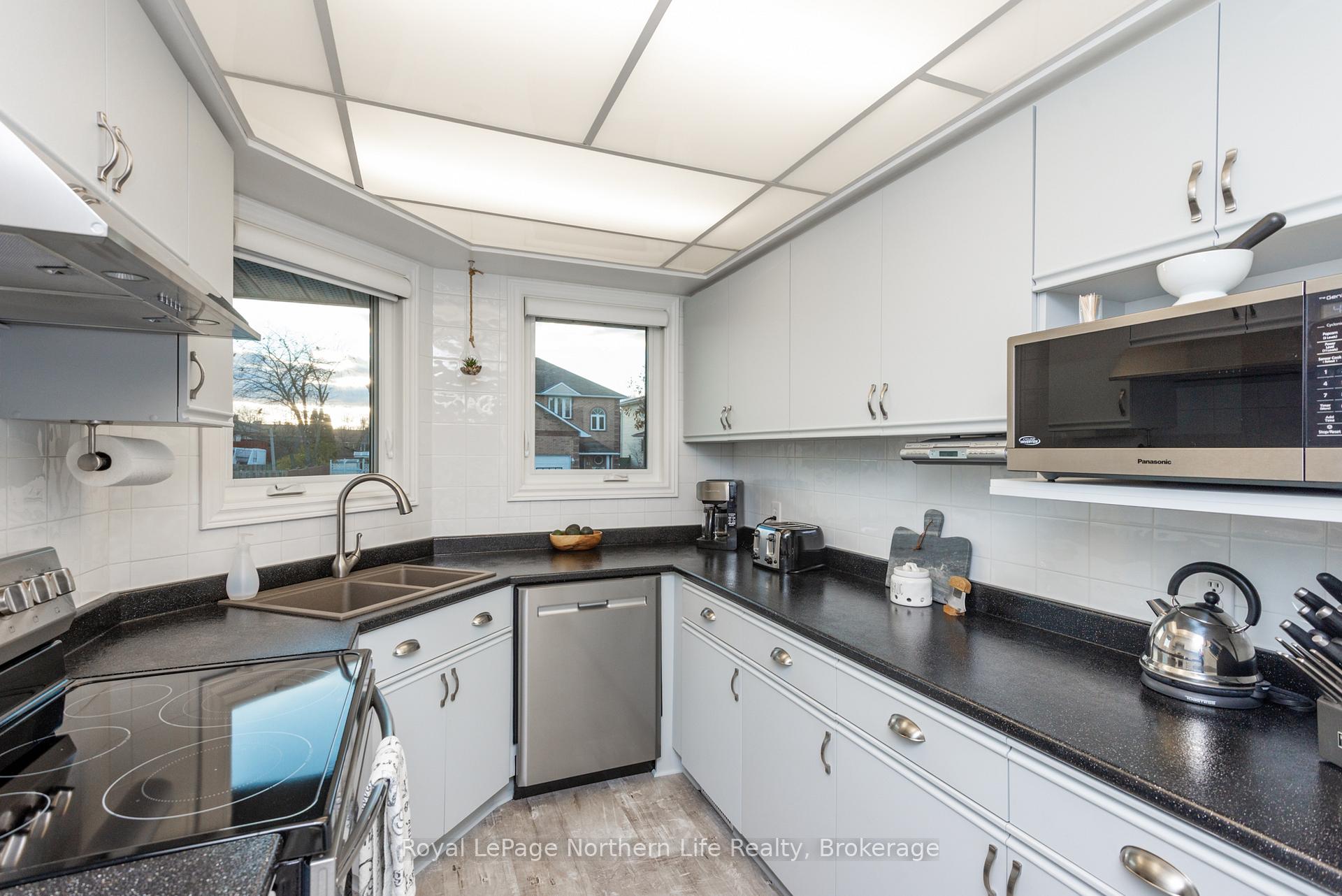 Photo 12 of 42 Balmoral Crescent, North Bay, Ferris — HOMEH