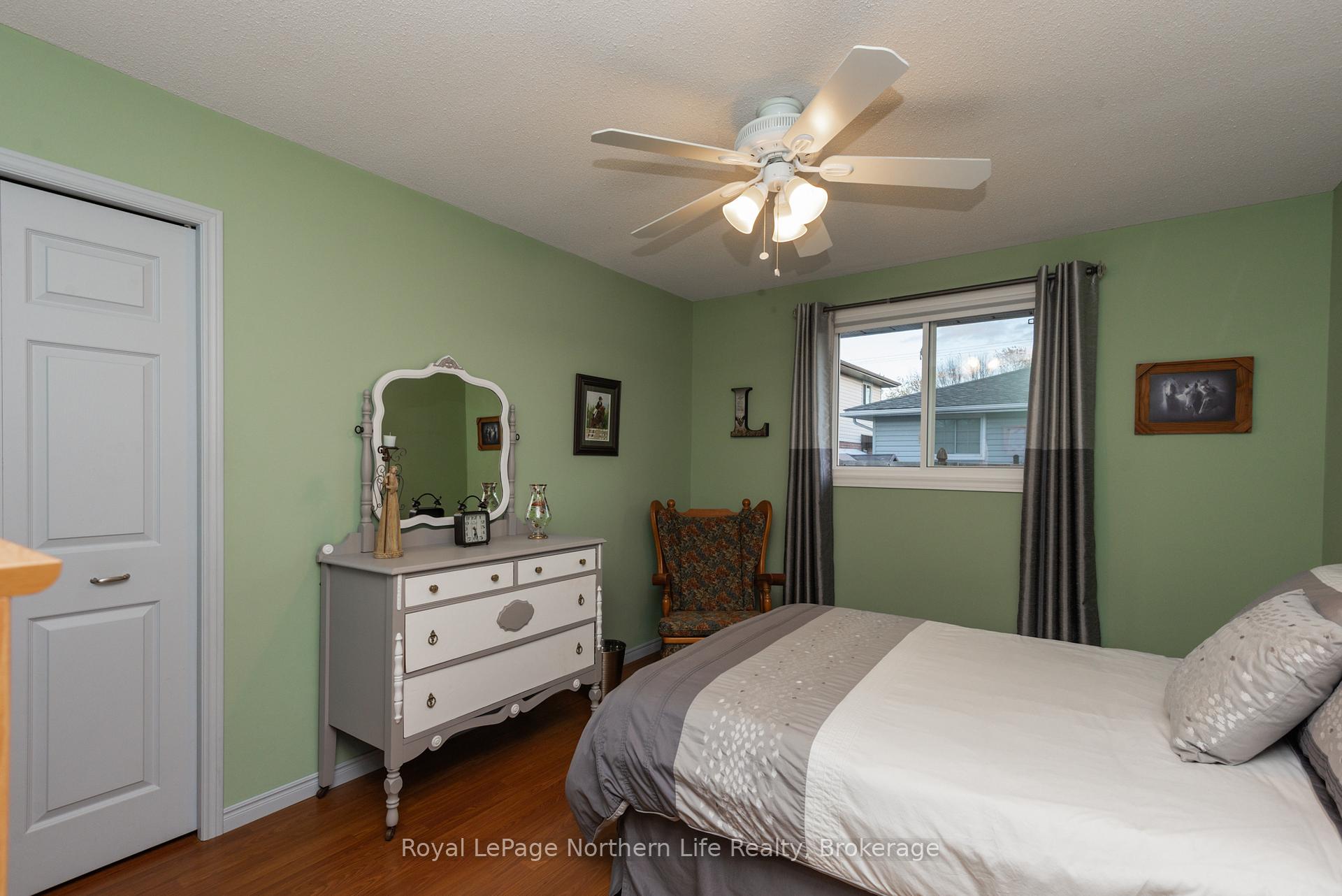 Photo 15 of 42 Balmoral Crescent, North Bay, Ferris — HOMEH