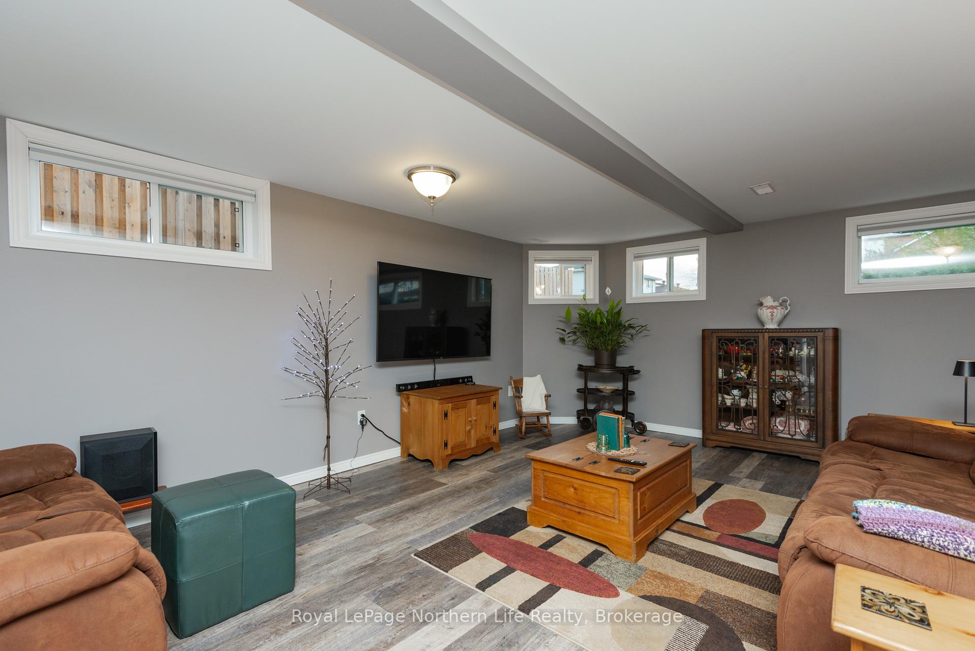 Photo 23 of 42 Balmoral Crescent, North Bay, Ferris — HOMEH