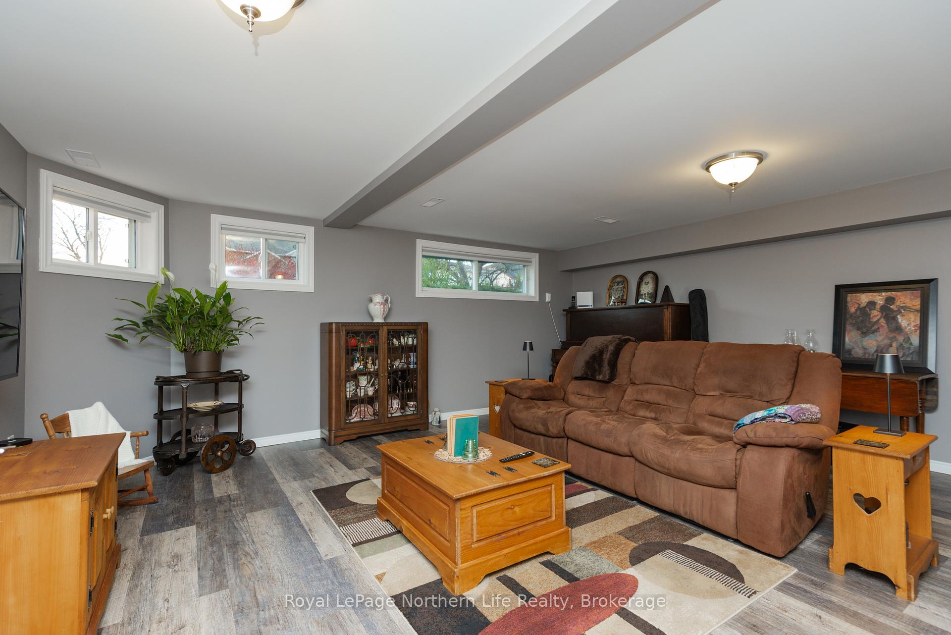 Photo 24 of 42 Balmoral Crescent, North Bay, Ferris — HOMEH