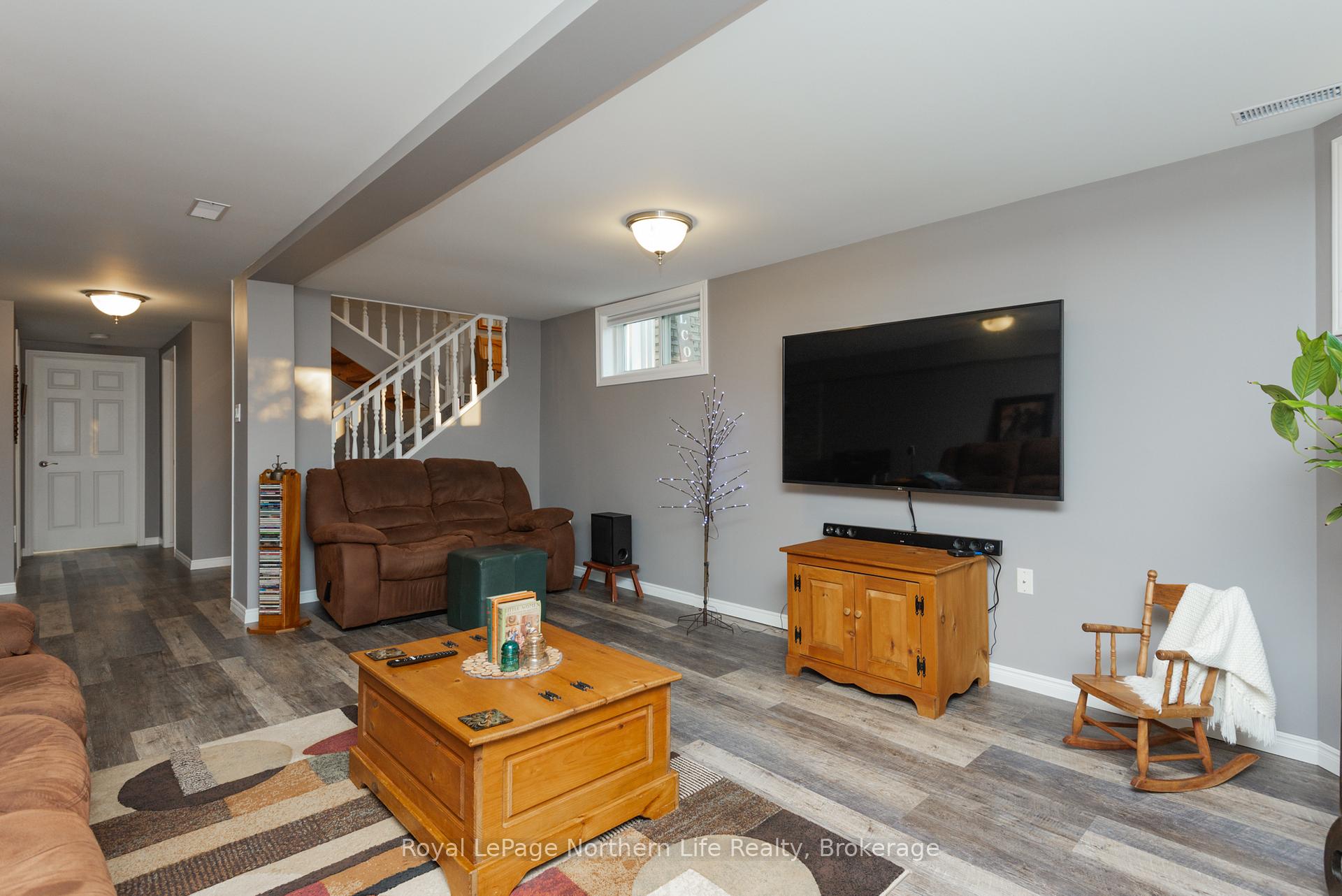Photo 25 of 42 Balmoral Crescent, North Bay, Ferris — HOMEH