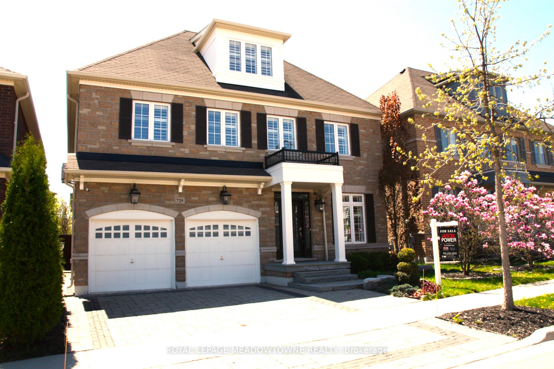 Front of 729 Wettlaufer Terrace