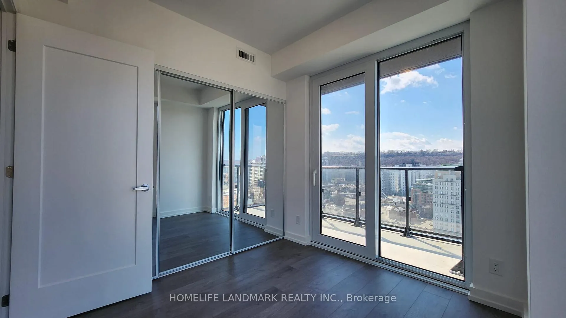Photo 8 of Unit 1817, 75 James Street S, Hamilton, Corktown — HOMEH
