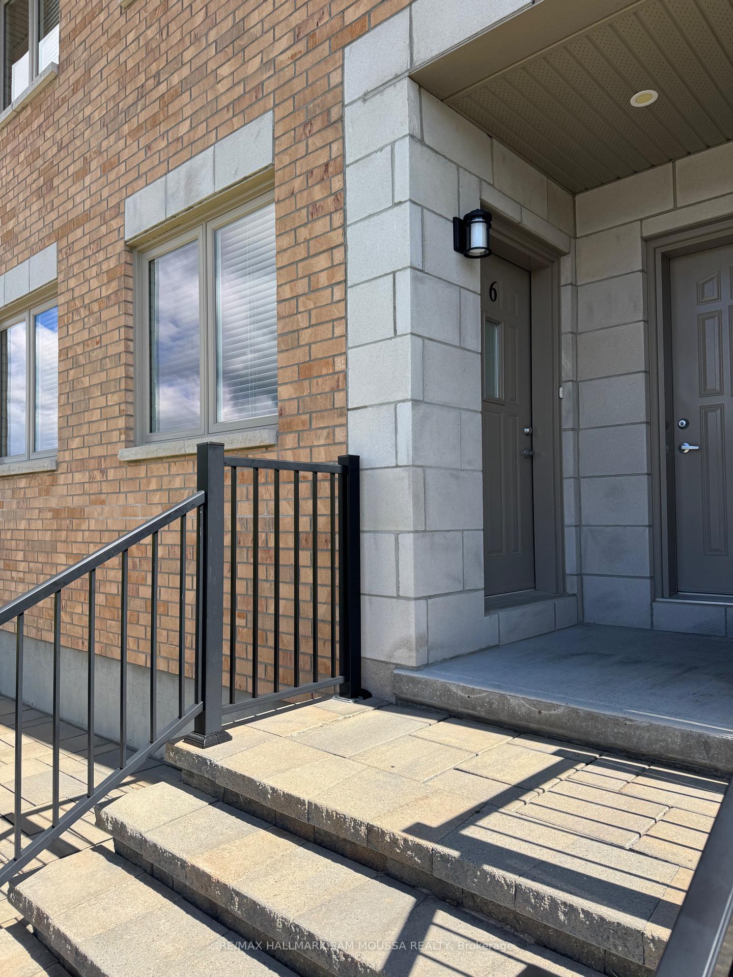 Photo 3 of Unit 6, 39 Senators Gate Drive, Perth — HOMEH
