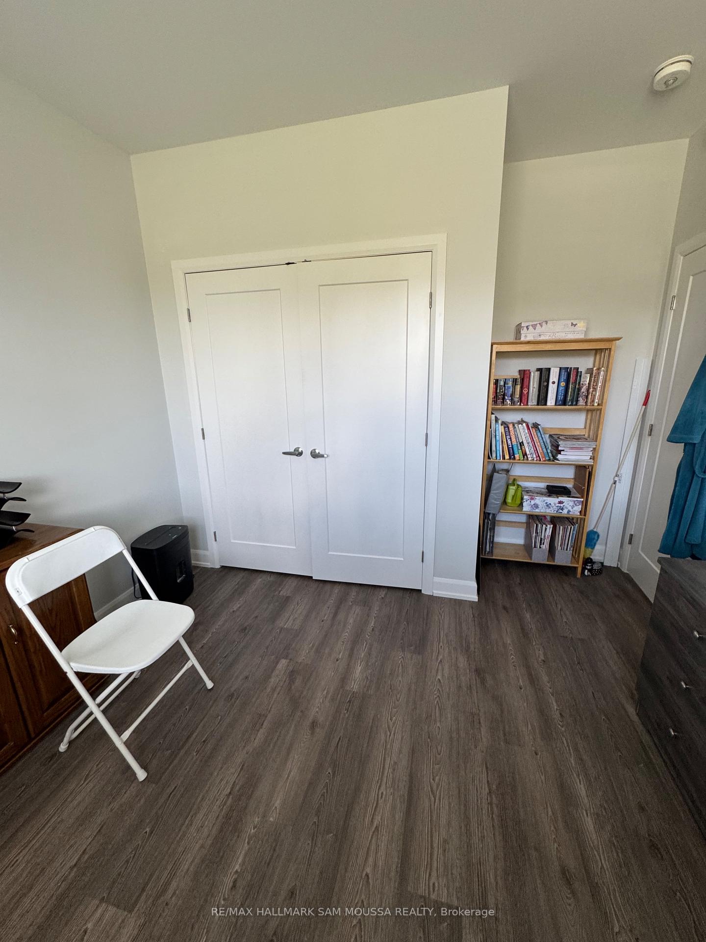 Photo 5 of Unit 6, 39 Senators Gate Drive, Perth — HOMEH