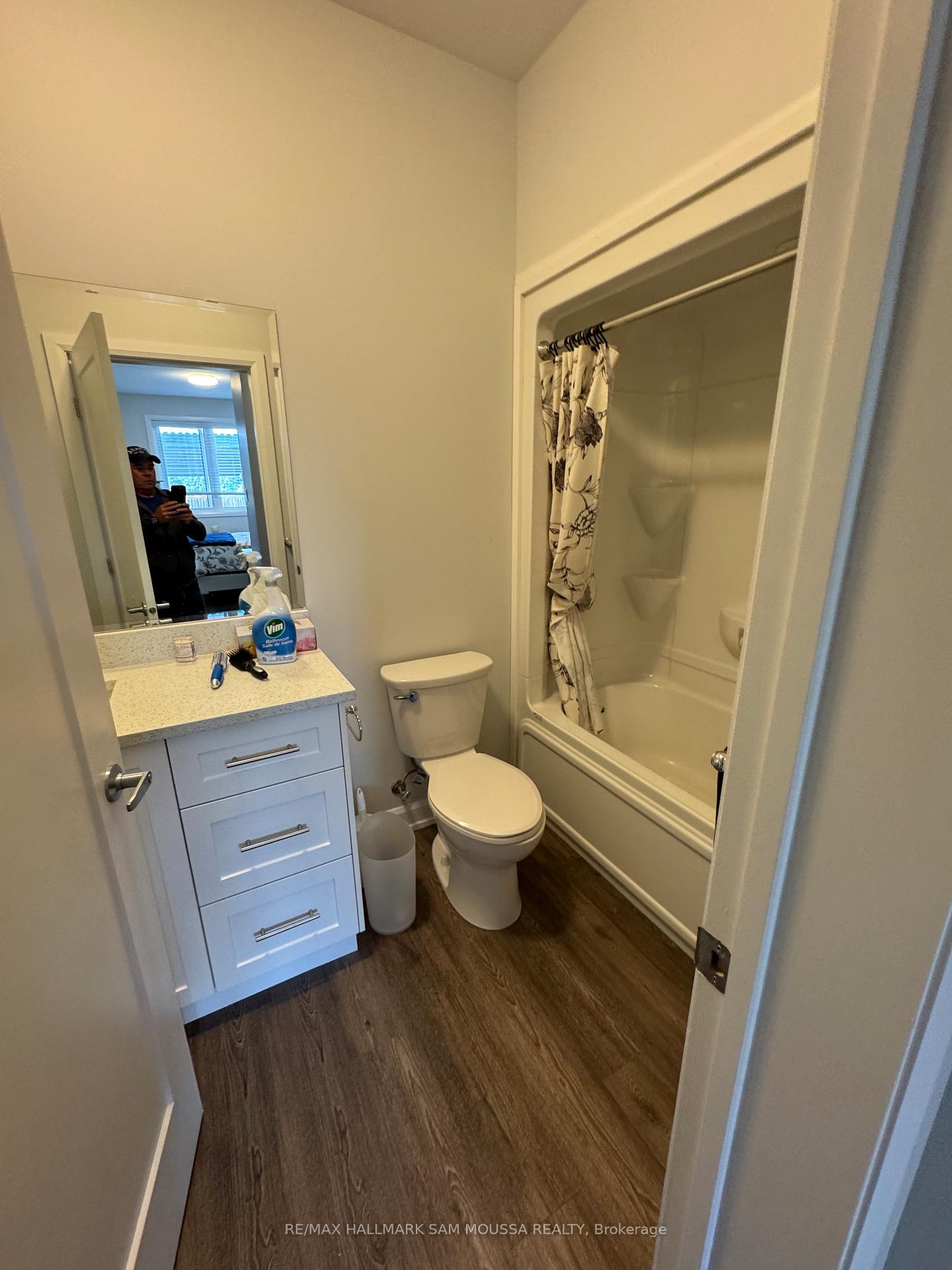 Photo 8 of Unit 6, 39 Senators Gate Drive, Perth — HOMEH