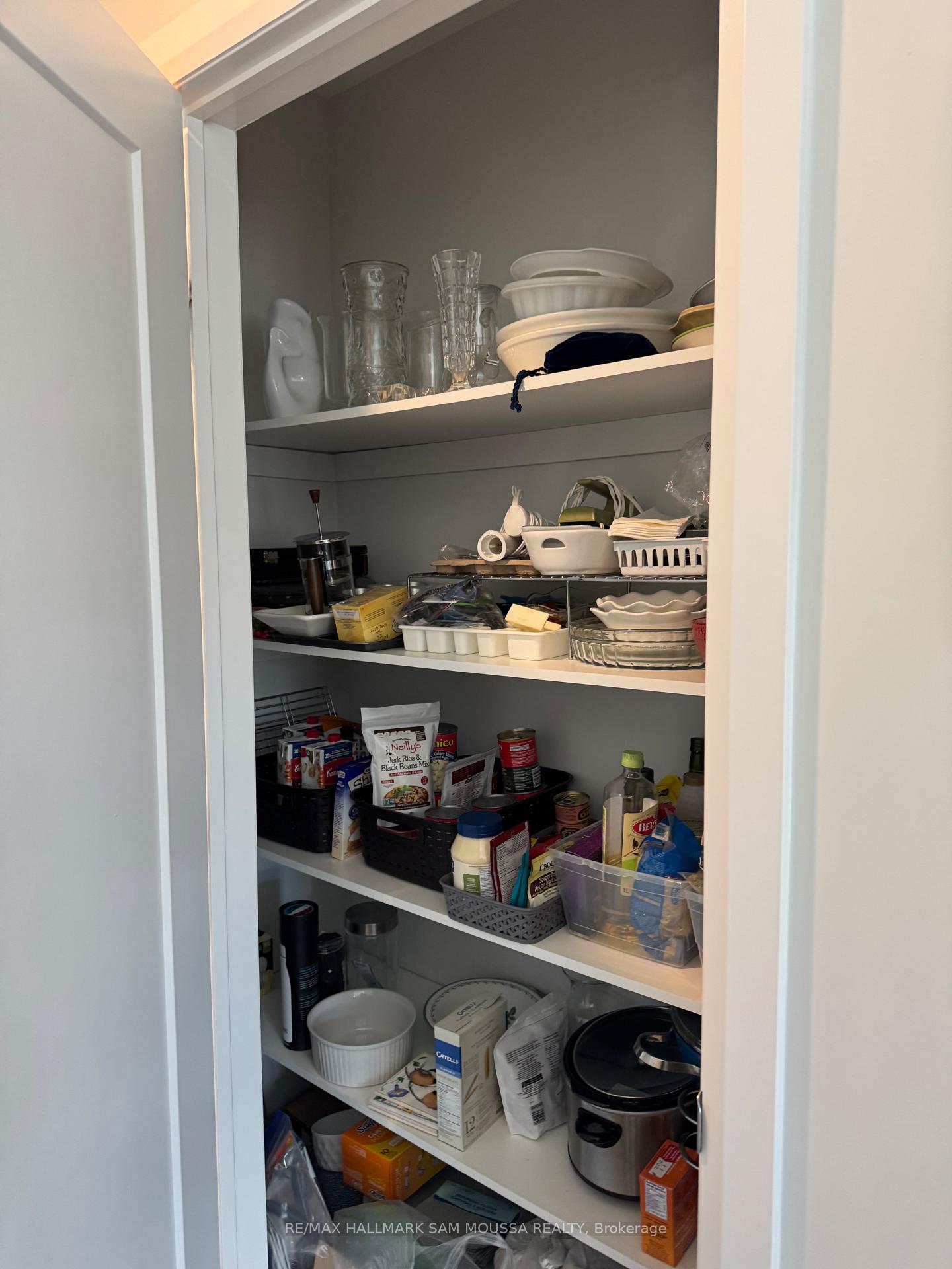 Photo 12 of Unit 6, 39 Senators Gate Drive, Perth — HOMEH