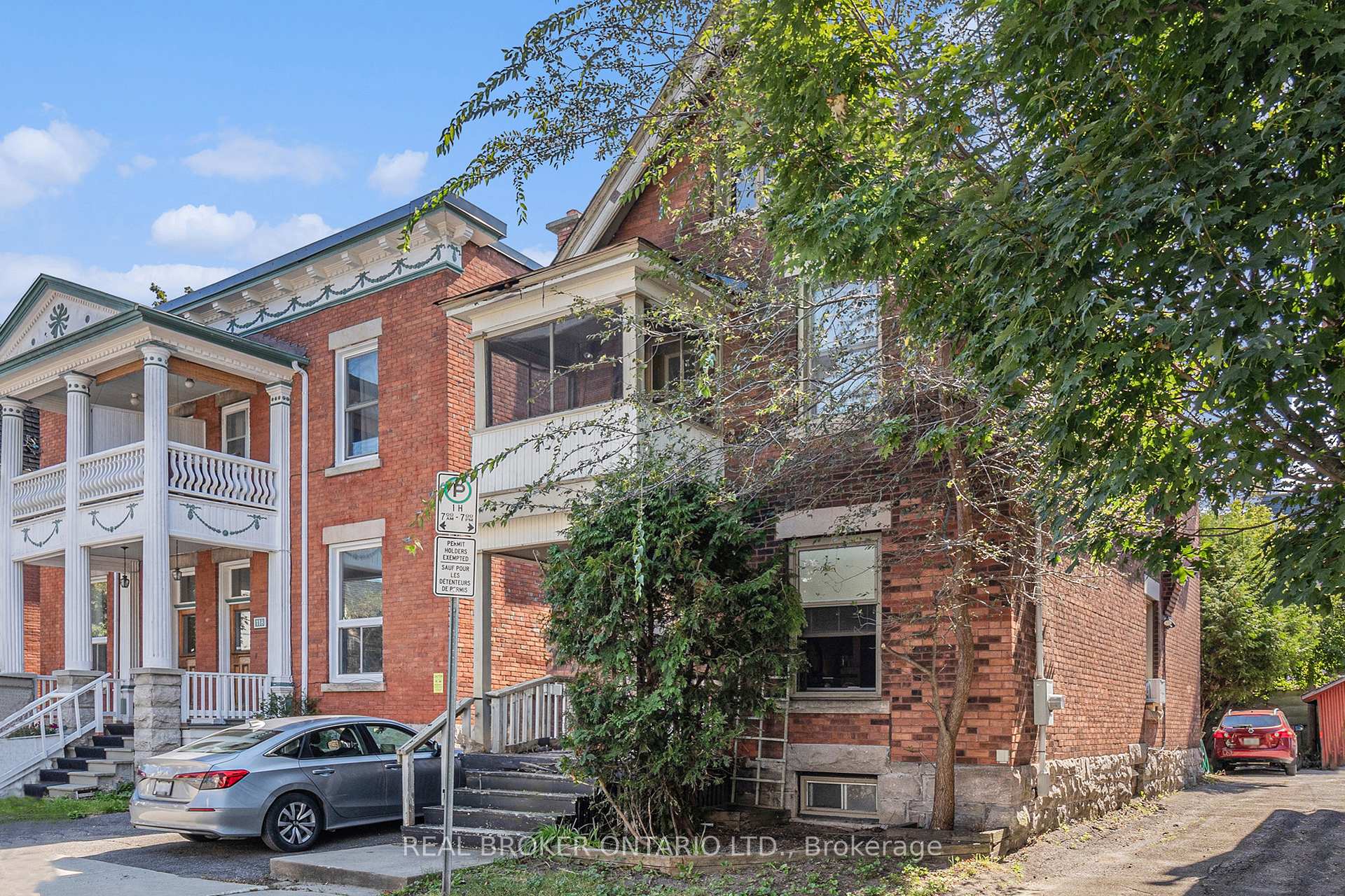 Front of 120 Waverley Street