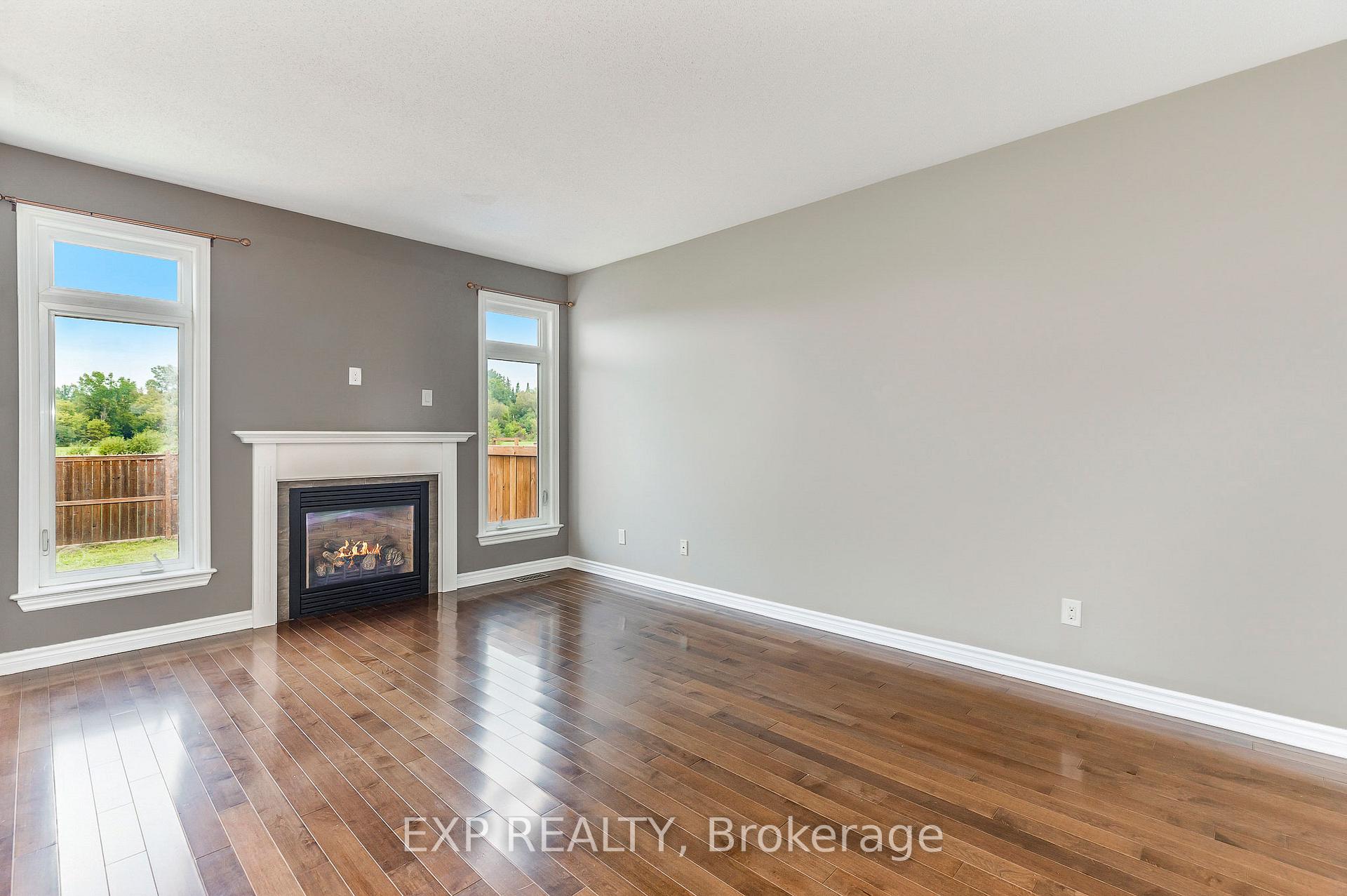 Photo 6 of 136 Whispering Winds Way, Ottawa, Mer Bleue/Bradley Estates/Anderson Park — HOMEH