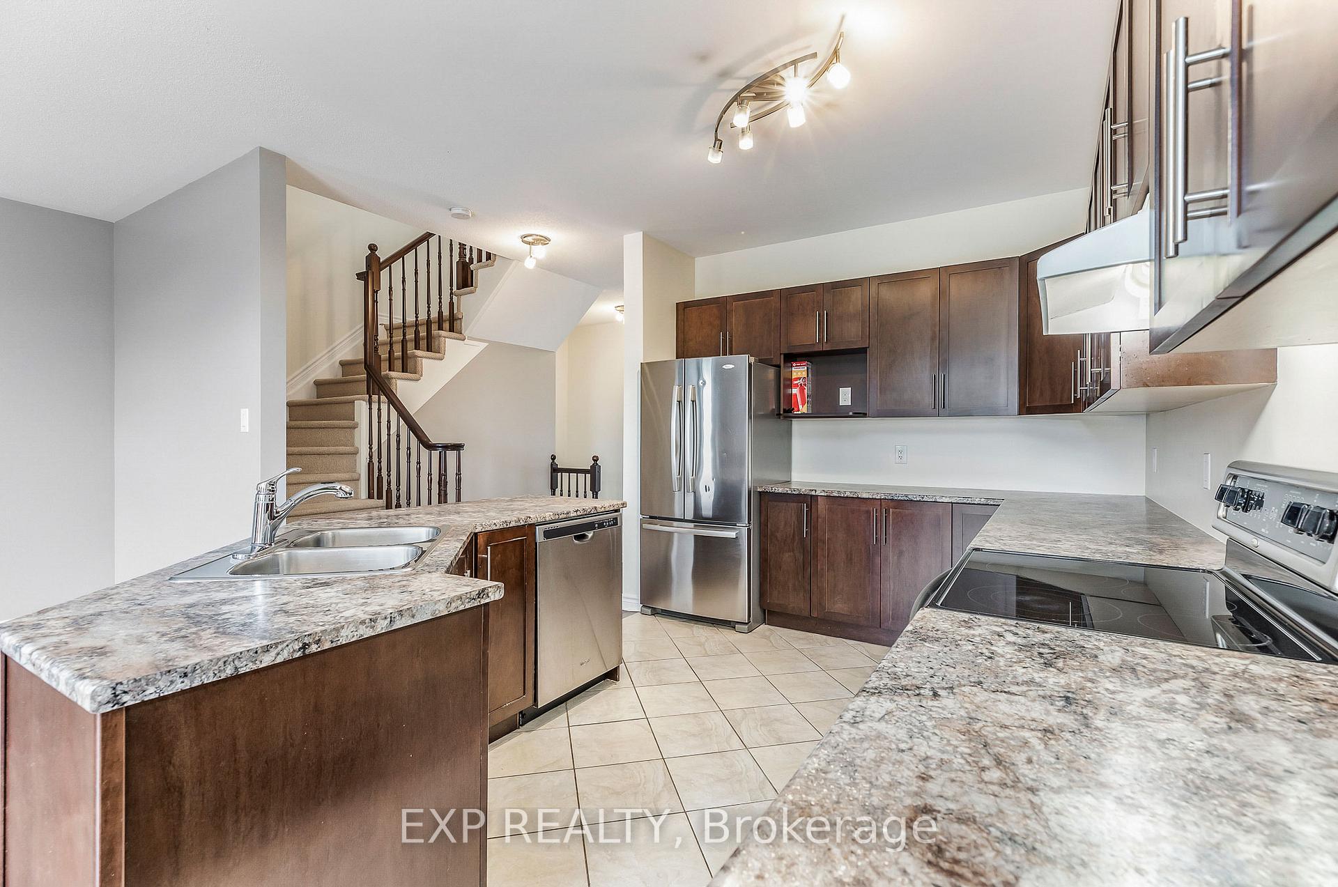 Photo 9 of 136 Whispering Winds Way, Ottawa, Mer Bleue/Bradley Estates/Anderson Park — HOMEH