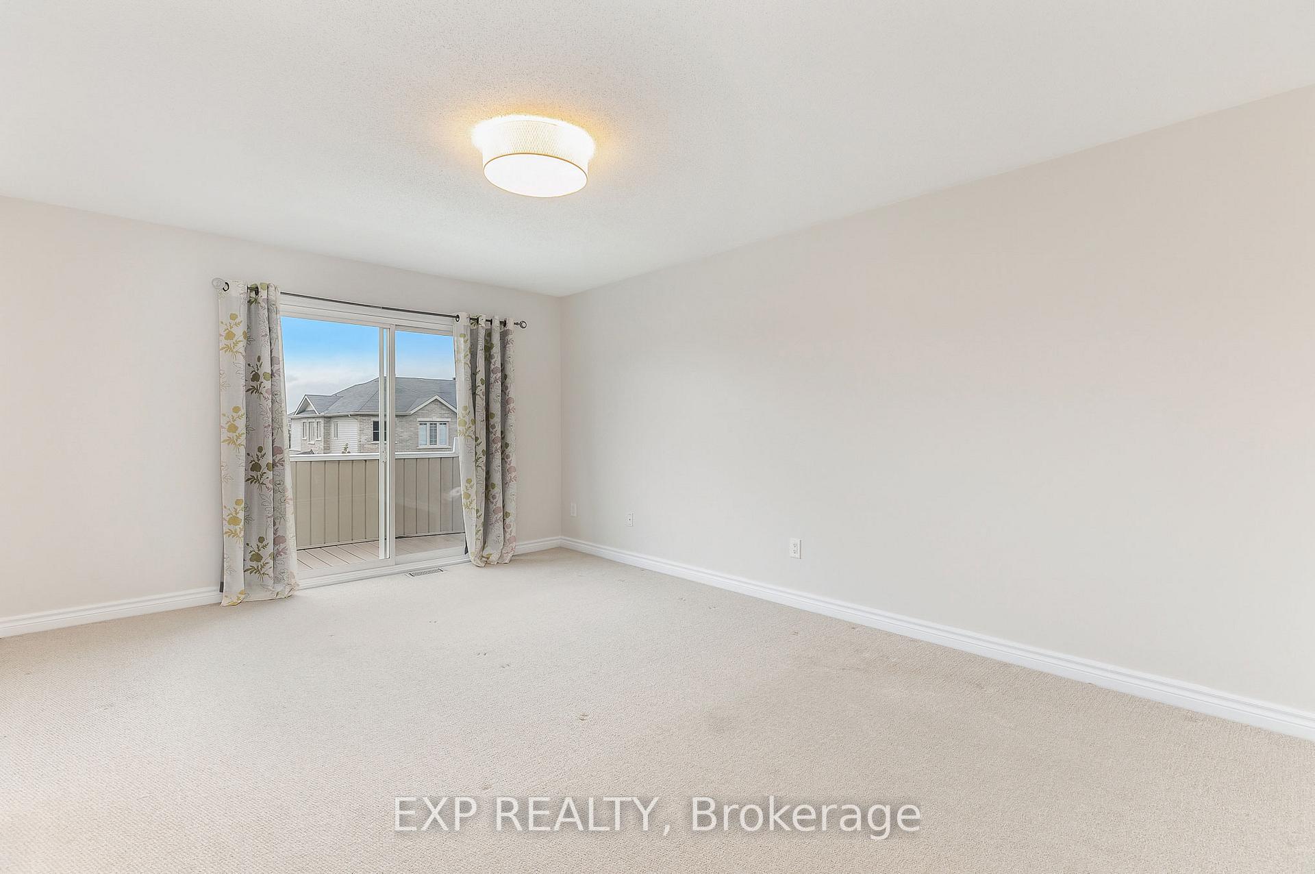 Photo 16 of 136 Whispering Winds Way, Ottawa, Mer Bleue/Bradley Estates/Anderson Park — HOMEH