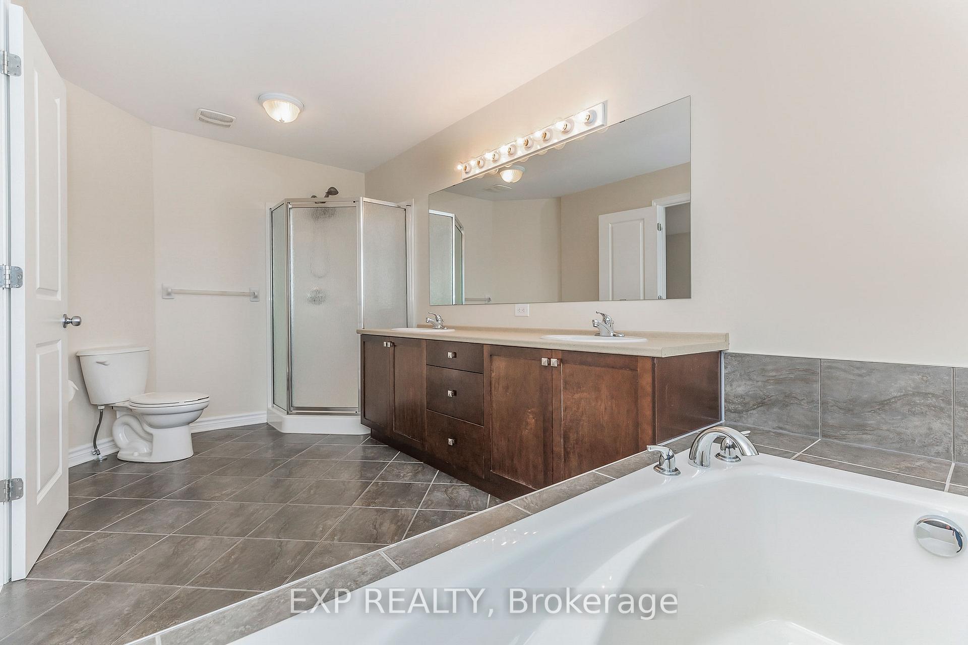 Photo 18 of 136 Whispering Winds Way, Ottawa, Mer Bleue/Bradley Estates/Anderson Park — HOMEH