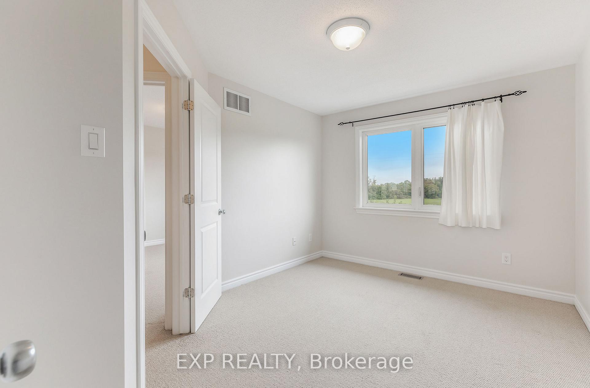 Photo 20 of 136 Whispering Winds Way, Ottawa, Mer Bleue/Bradley Estates/Anderson Park — HOMEH