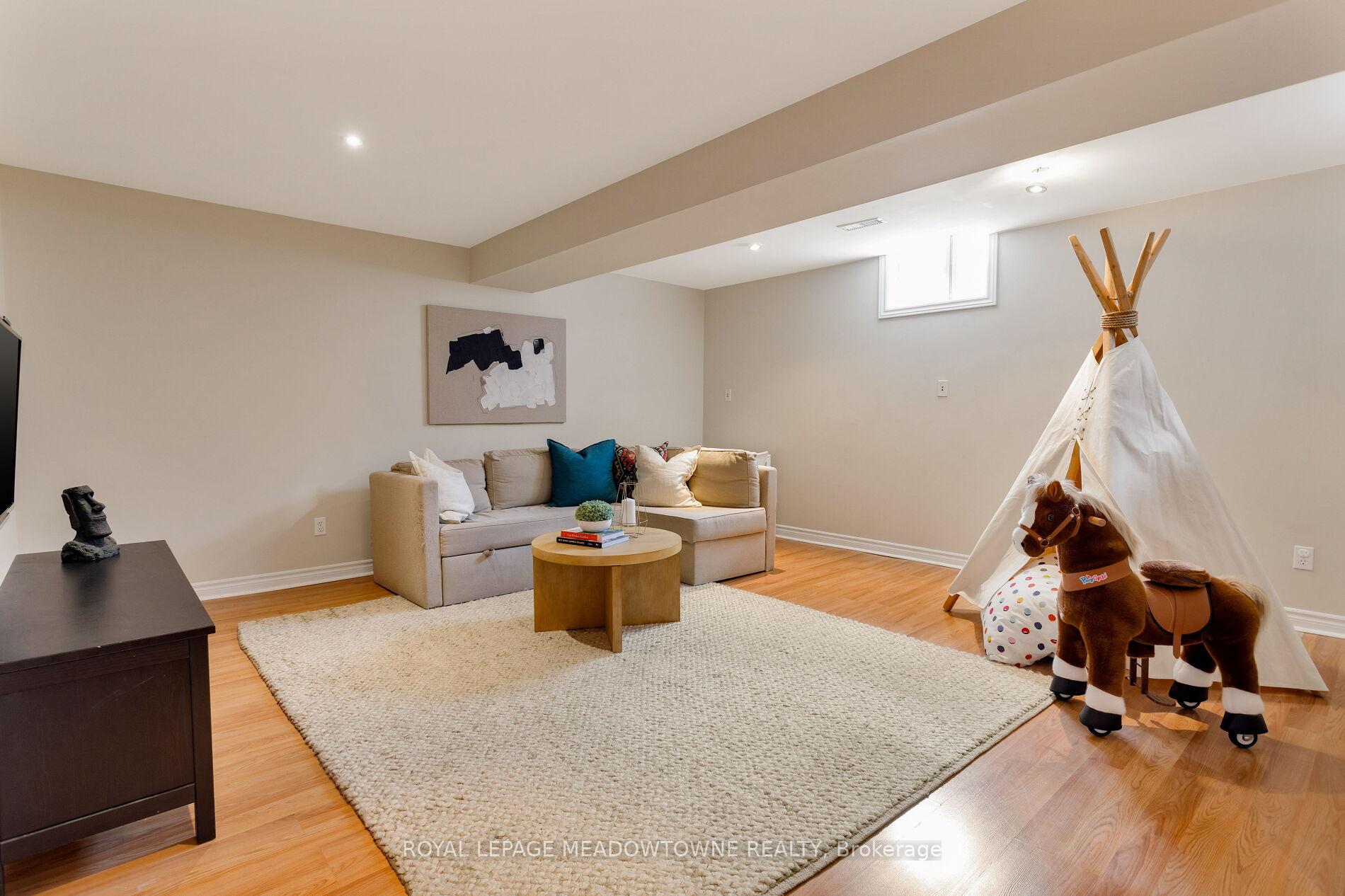 Photo 17 of 1083 Easterbrook Crescent, Milton, Coates — HOMEH