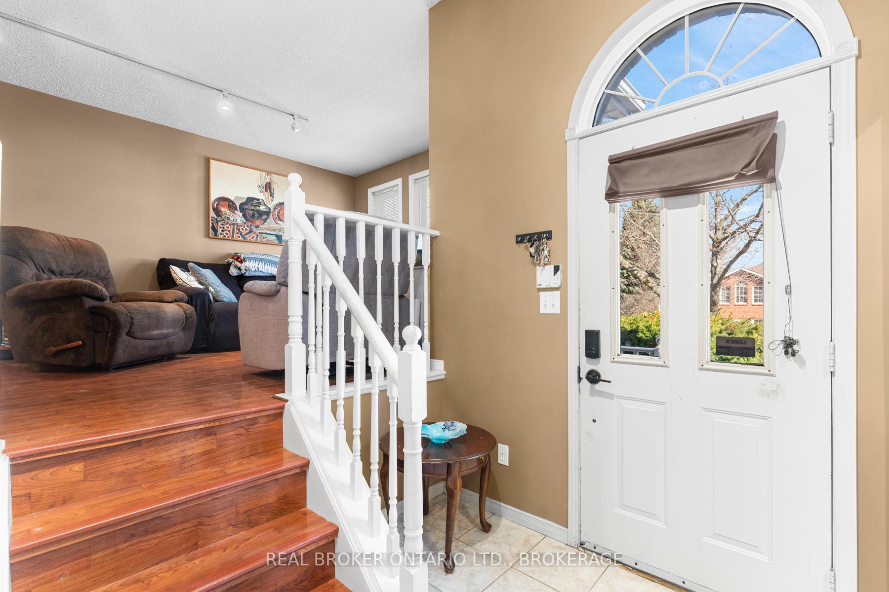 Photo 3 of 1387 Brackenwood Crescent, Kingston, City Northwest — HOMEH