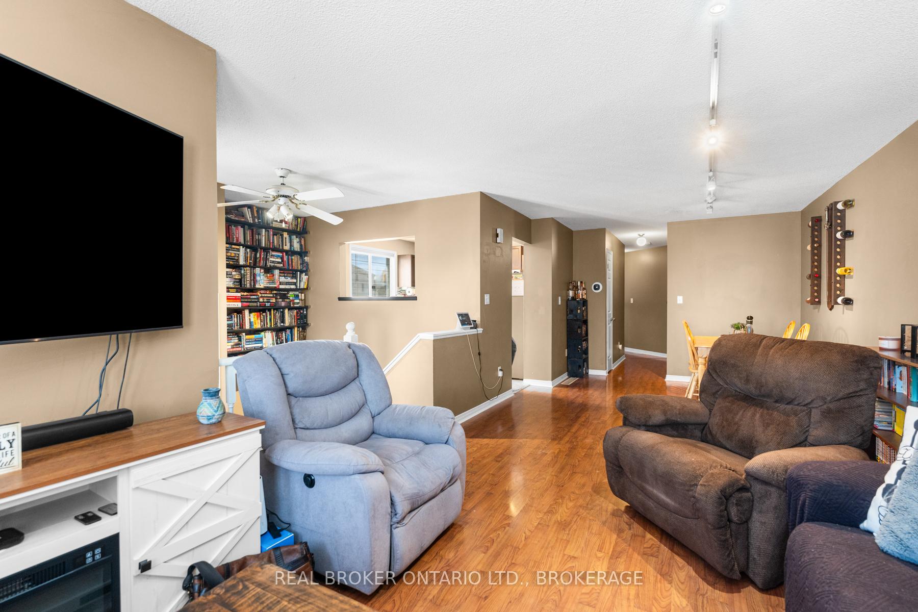Photo 5 of 1387 Brackenwood Crescent, Kingston, City Northwest — HOMEH