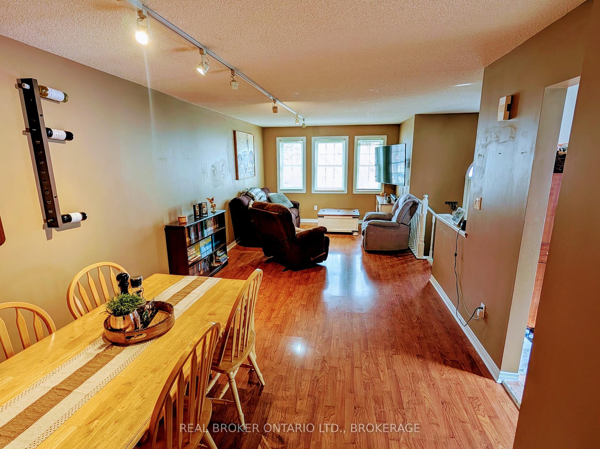 Photo 7 of 1387 Brackenwood Crescent, Kingston, City Northwest — HOMEH