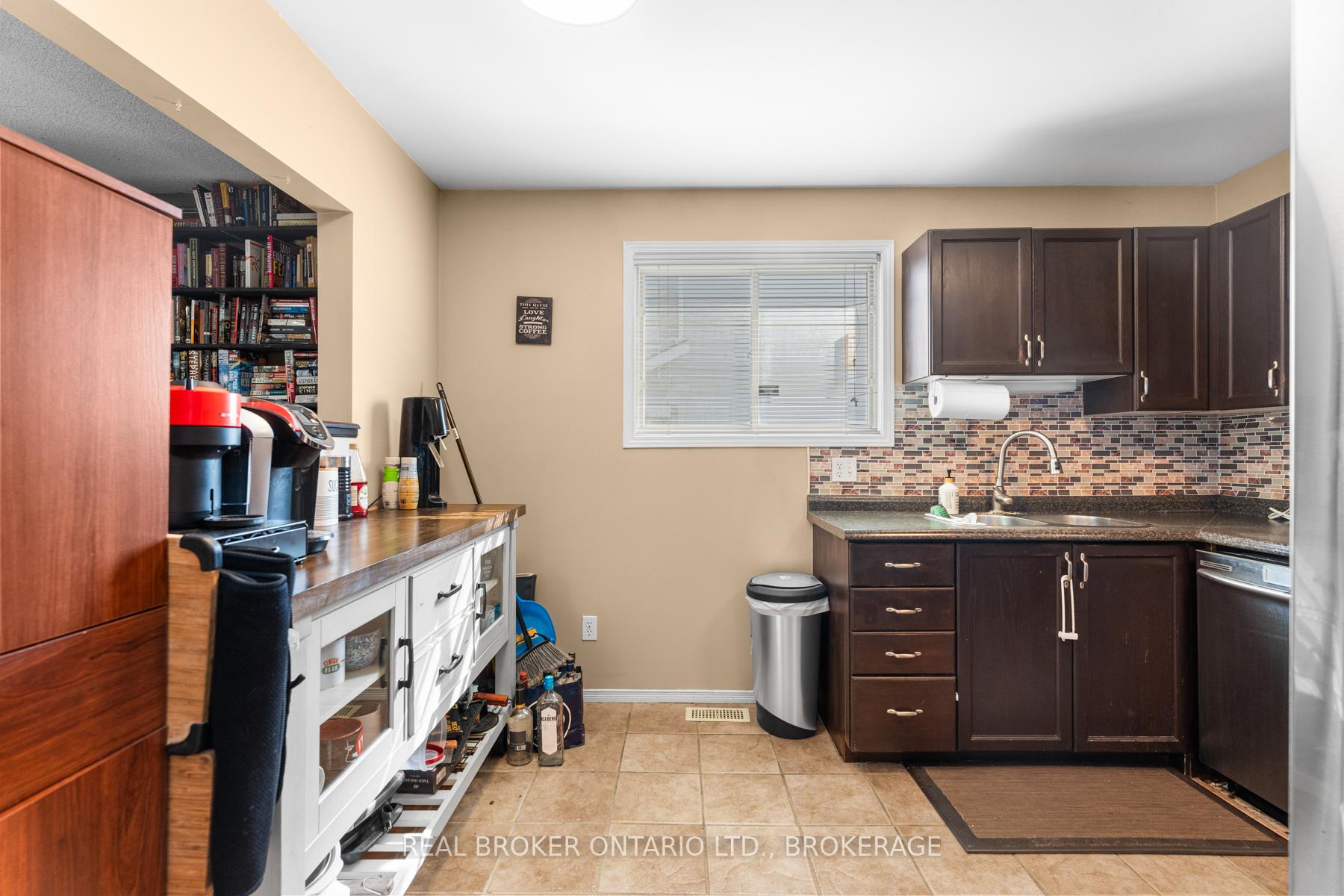 Photo 8 of 1387 Brackenwood Crescent, Kingston, City Northwest — HOMEH