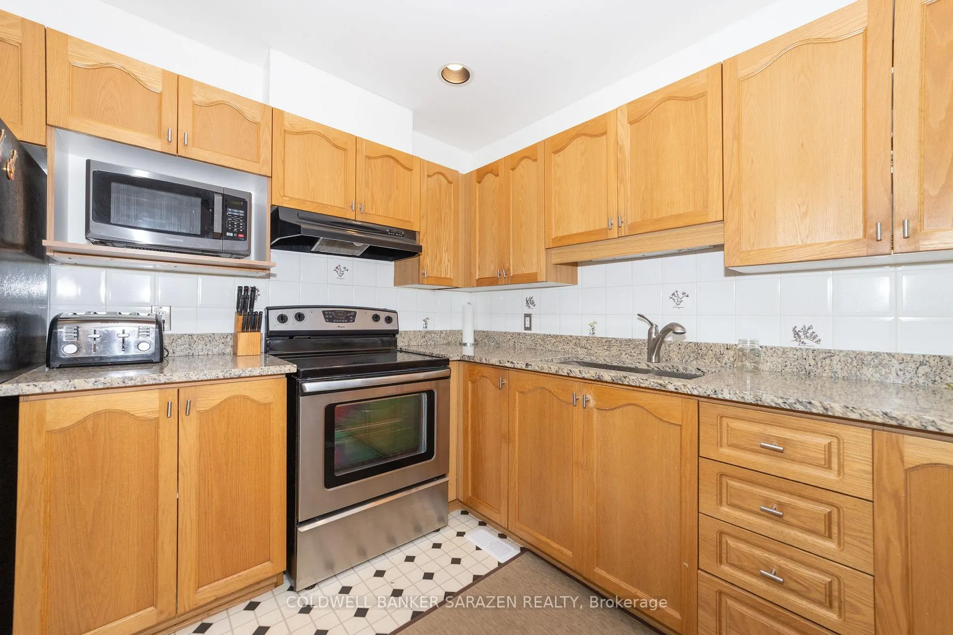 Photo 36 of 917 Markwick Crescent, Ottawa, Notting Hill/Summerside — HOMEH