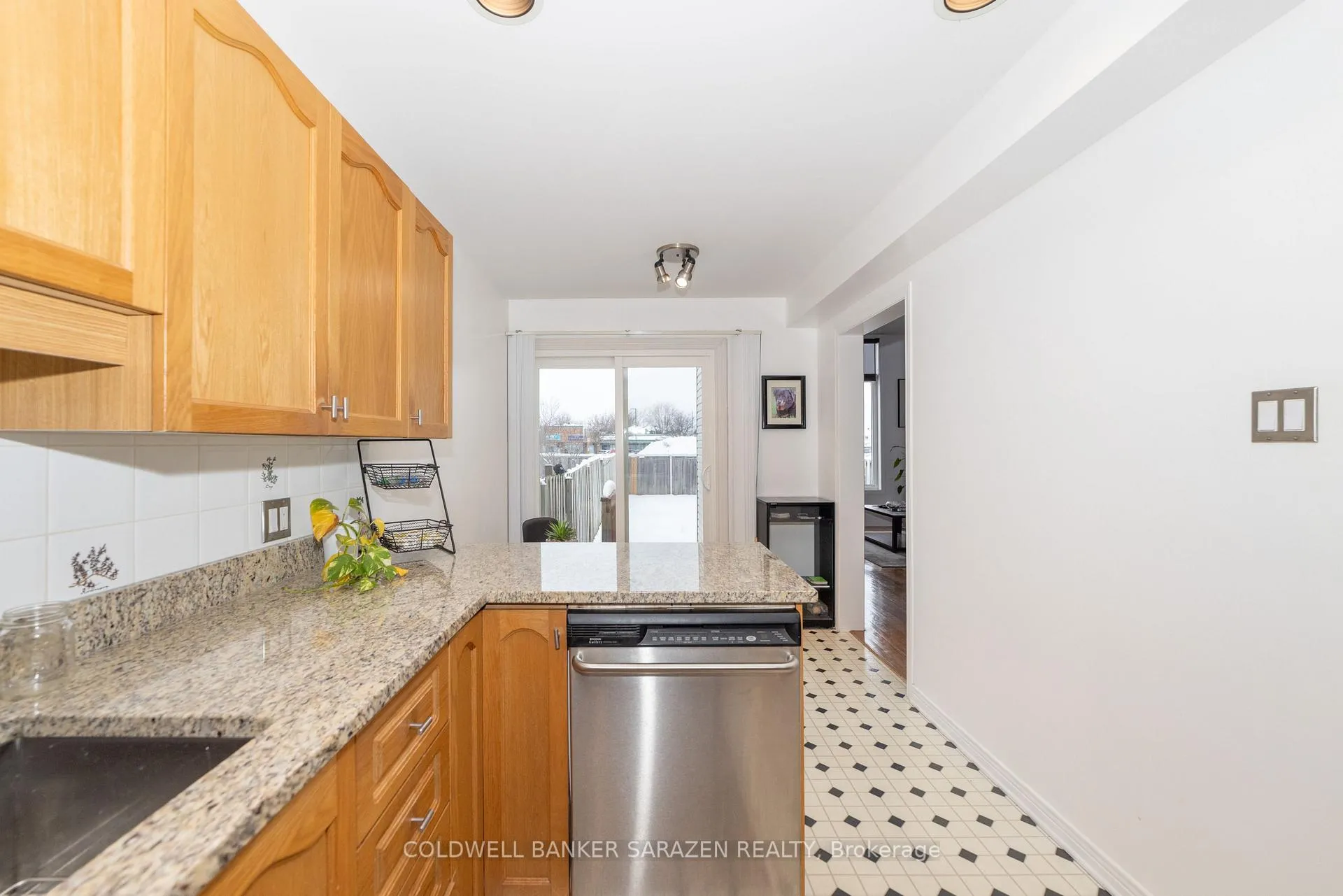 Photo 38 of 917 Markwick Crescent, Ottawa, Notting Hill/Summerside — HOMEH