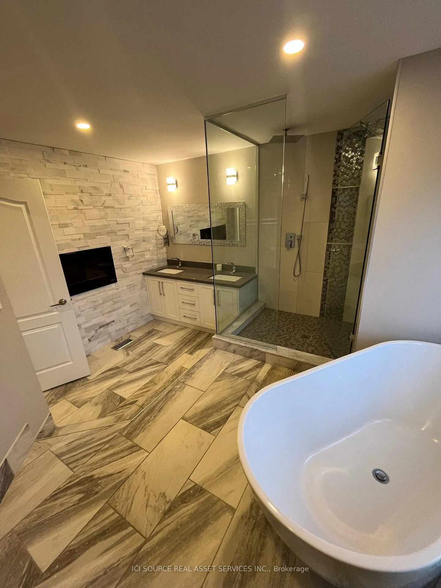Photo 49 of Unit Upper, 419 Seneca Court, Newmarket, Summerhill Estates — HOMEH
