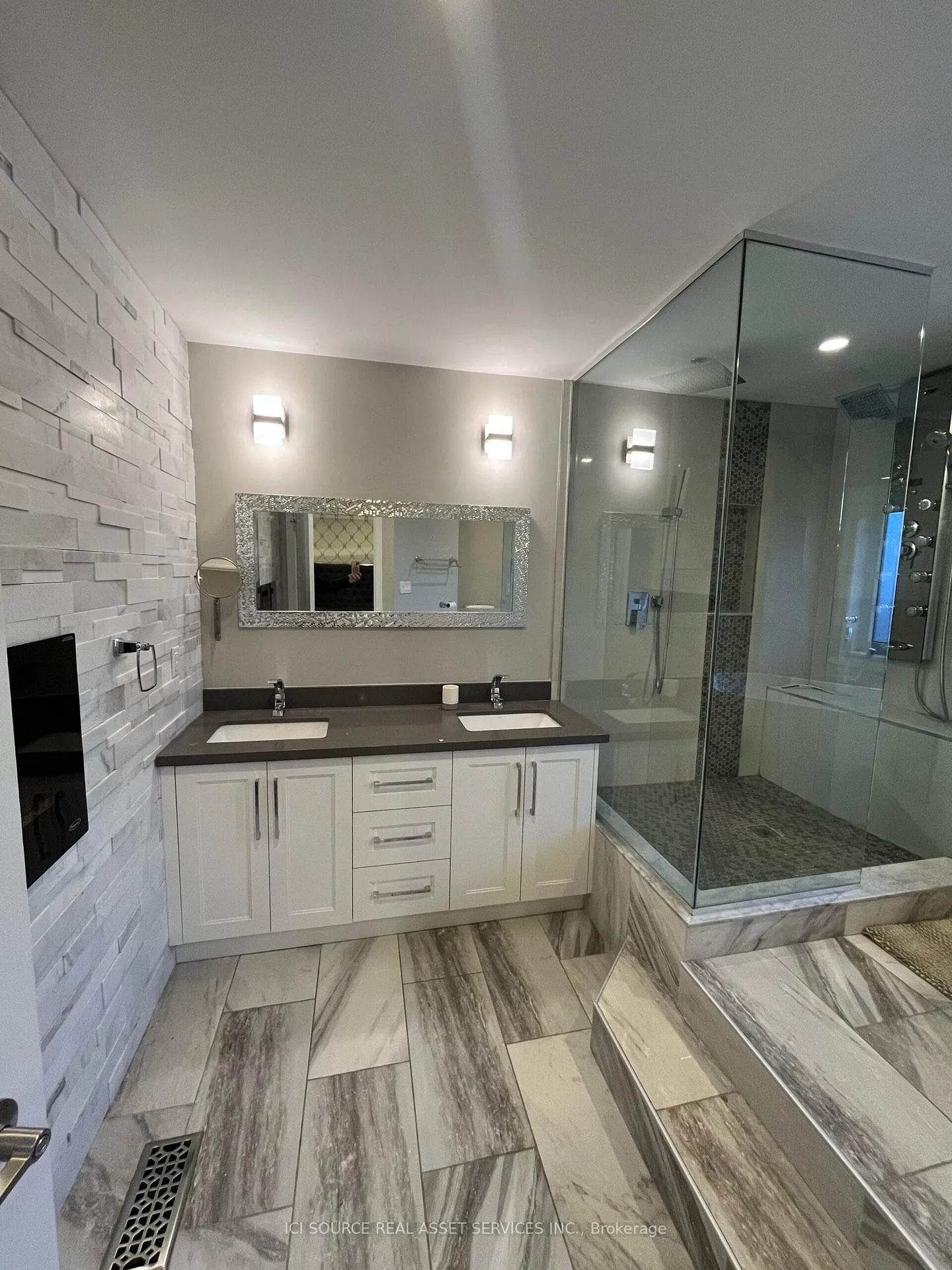 Photo 54 of Unit Upper, 419 Seneca Court, Newmarket, Summerhill Estates — HOMEH
