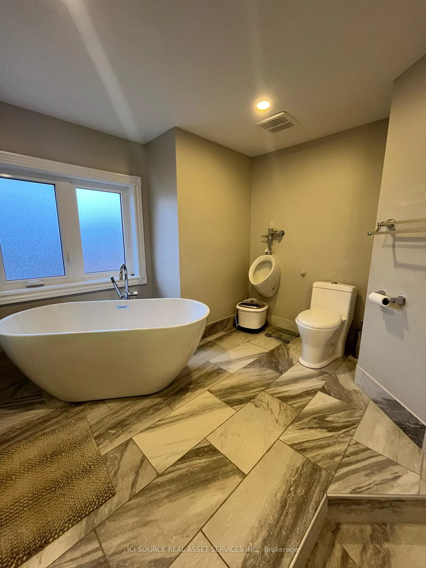 Photo 55 of Unit Upper, 419 Seneca Court, Newmarket, Summerhill Estates — HOMEH