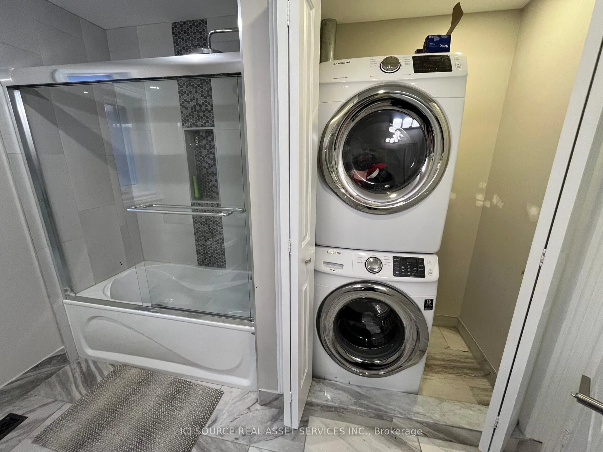 Photo 63 of Unit Upper, 419 Seneca Court, Newmarket, Summerhill Estates — HOMEH
