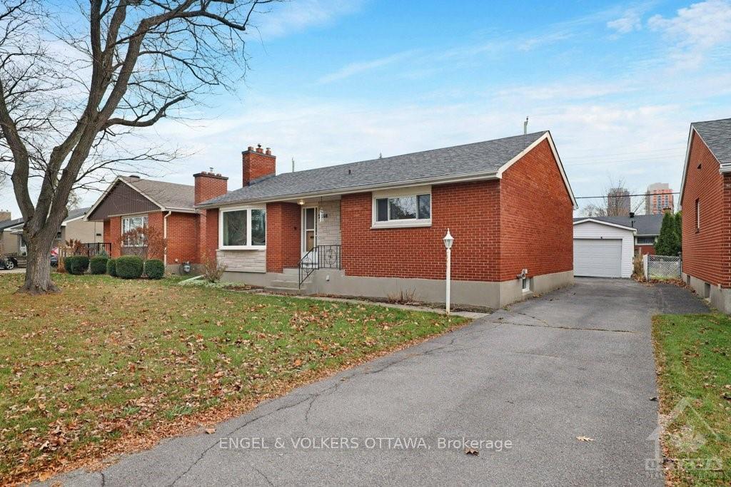Photo 3 of 2368 Drury Lane, Ottawa, Parkway Park — HOMEH