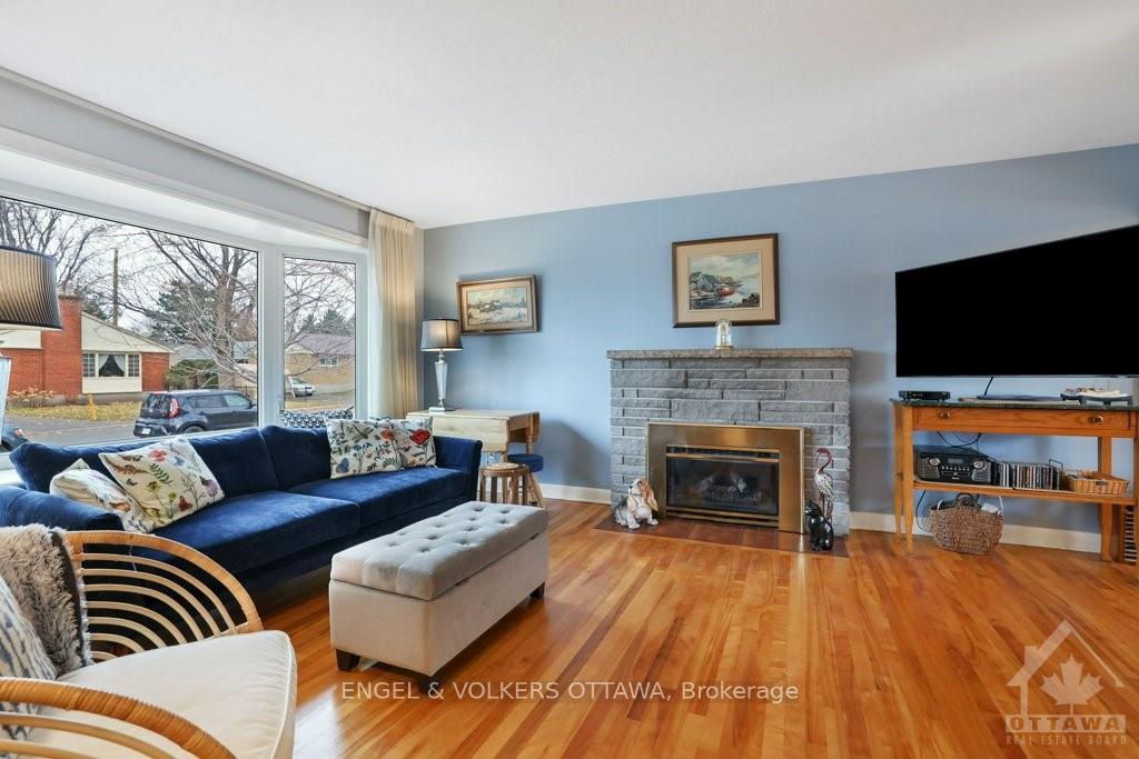 Photo 5 of 2368 Drury Lane, Ottawa, Parkway Park — HOMEH