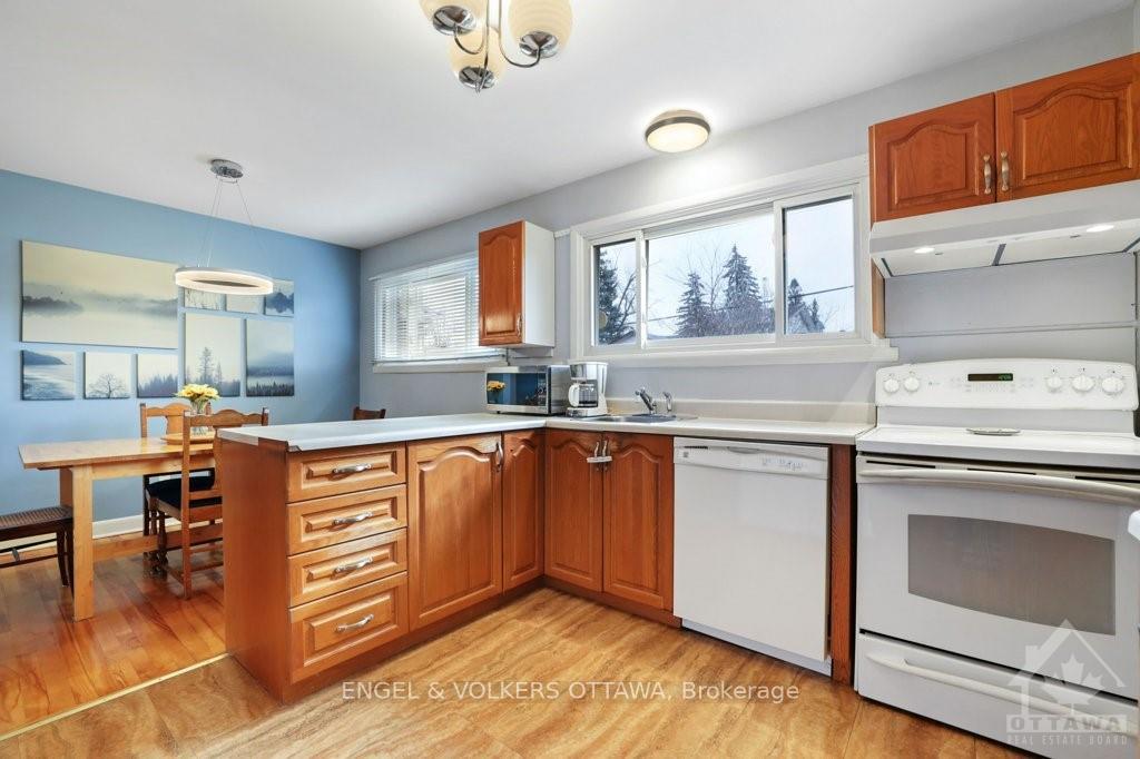 Photo 11 of 2368 Drury Lane, Ottawa, Parkway Park — HOMEH