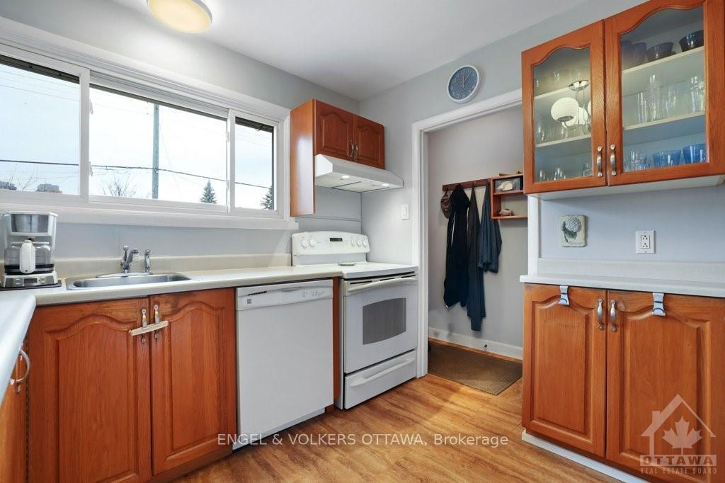 Photo 13 of 2368 Drury Lane, Ottawa, Parkway Park — HOMEH