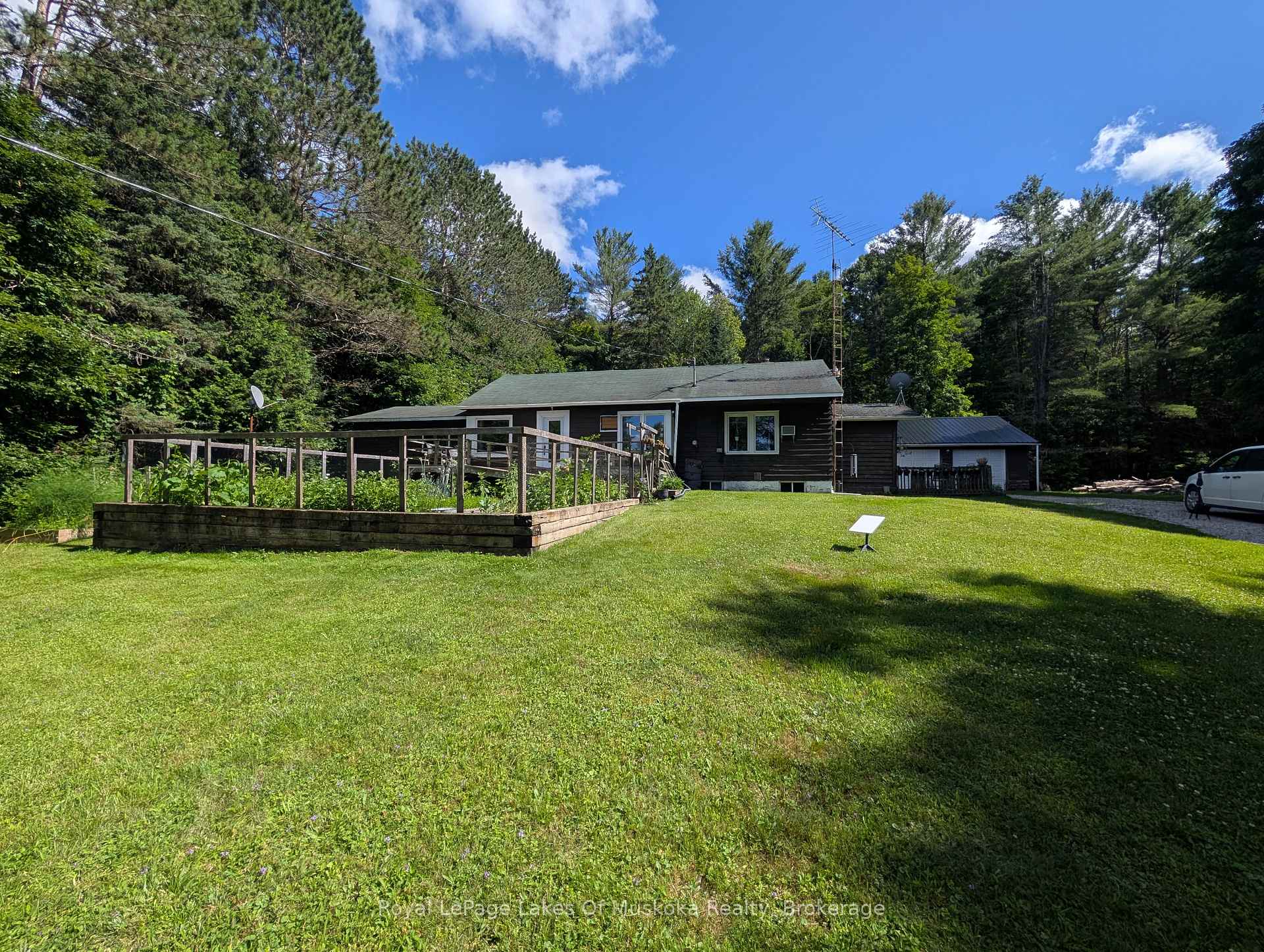 Photo 1 of 785 518 Highway W, Perry — HOMEH