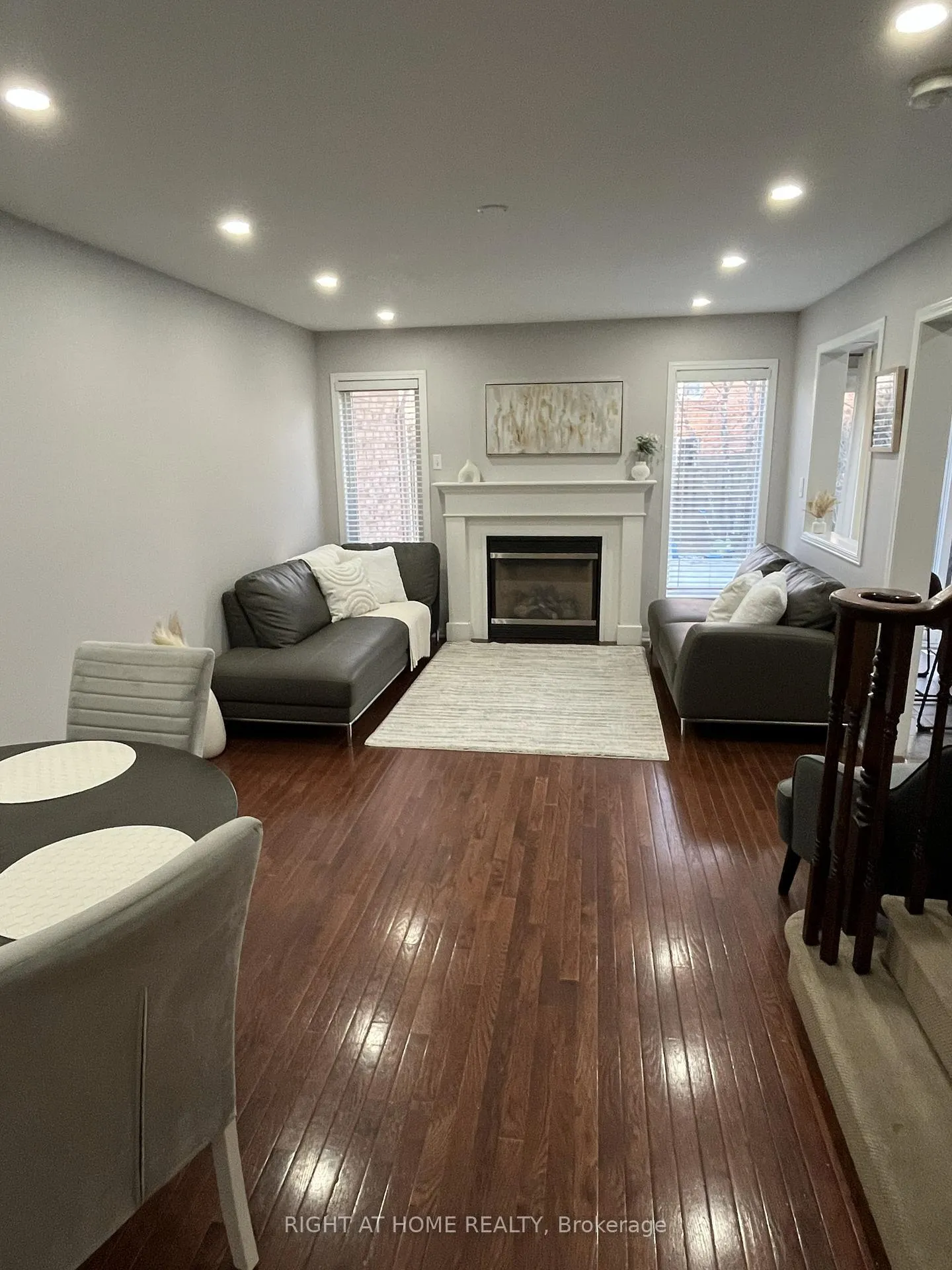 Photo 6 of 2439 Springforest Drive, Oakville, Bronte Creek — HOMEH