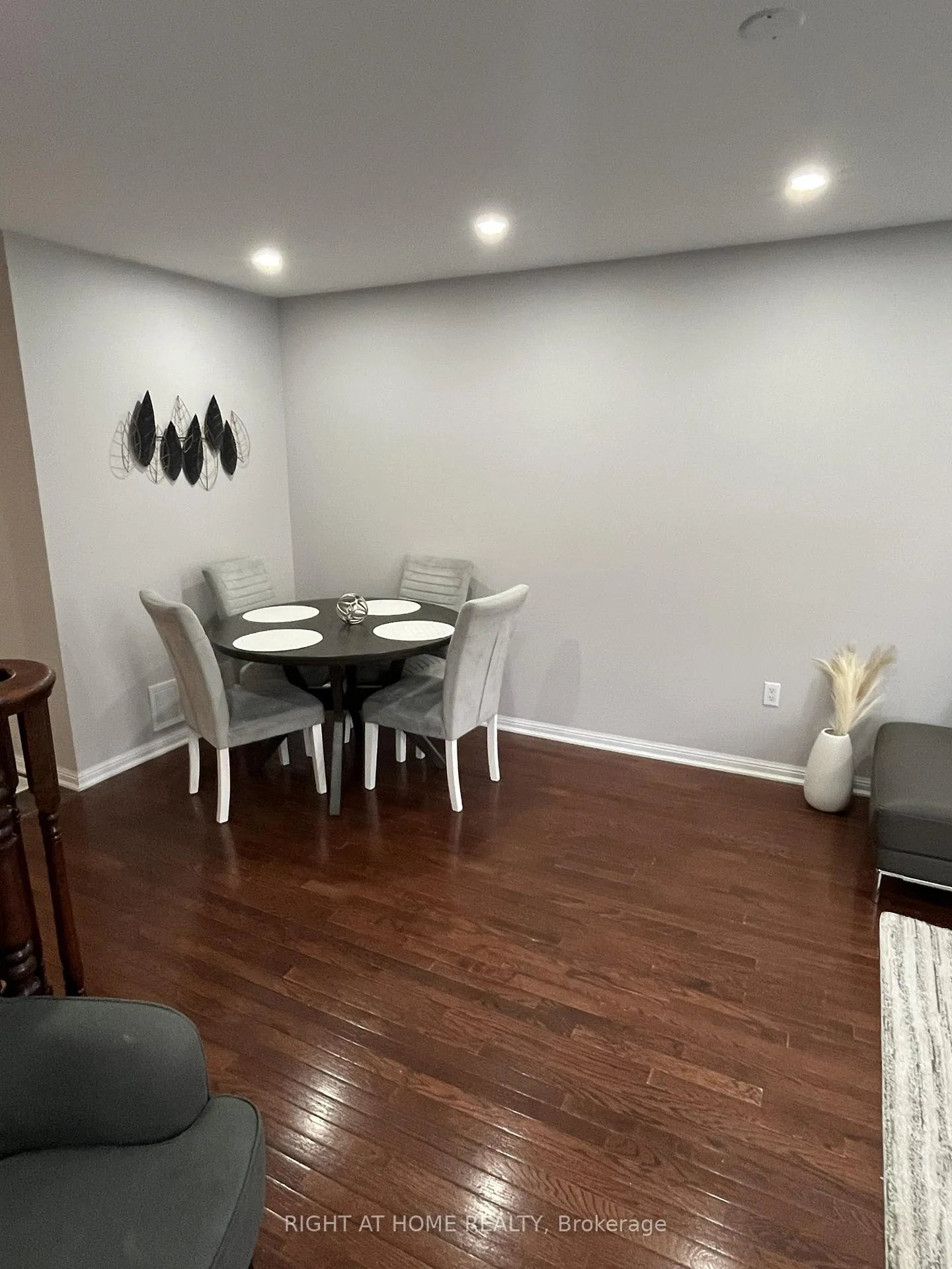 Photo 7 of 2439 Springforest Drive, Oakville, Bronte Creek — HOMEH